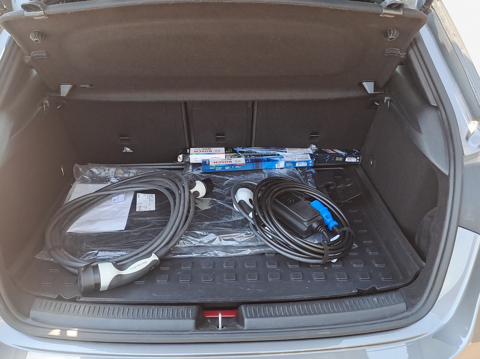 MERCEDES-BENZ A 250e Progressive 8G-DCT-image-13