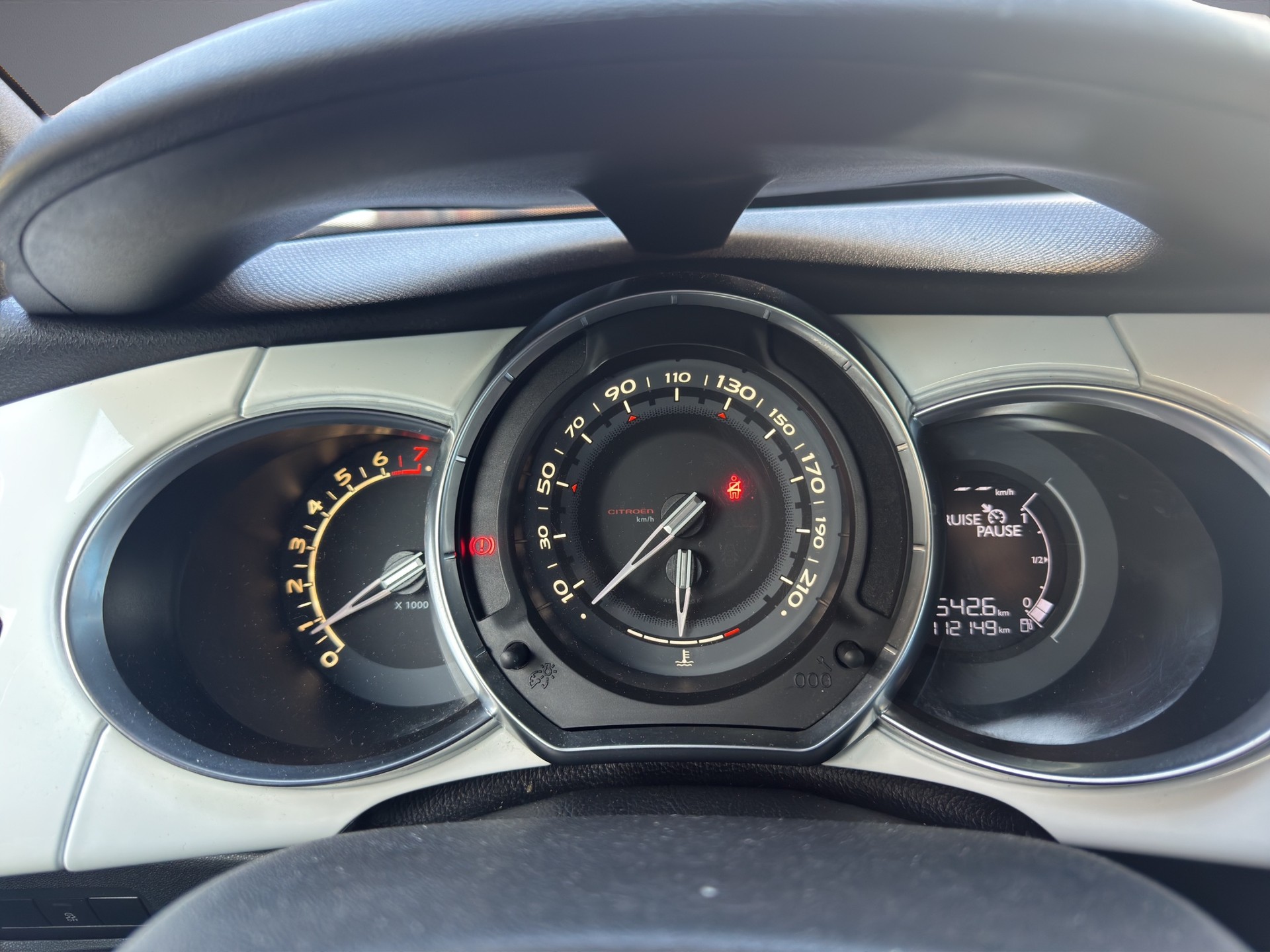 DS AUTOMOBILES DS3 1.6 THP Swiss Edition-image-15
