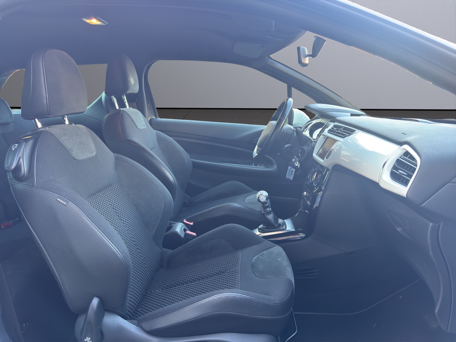 DS AUTOMOBILES DS3 1.6 THP Swiss Edition-image-9