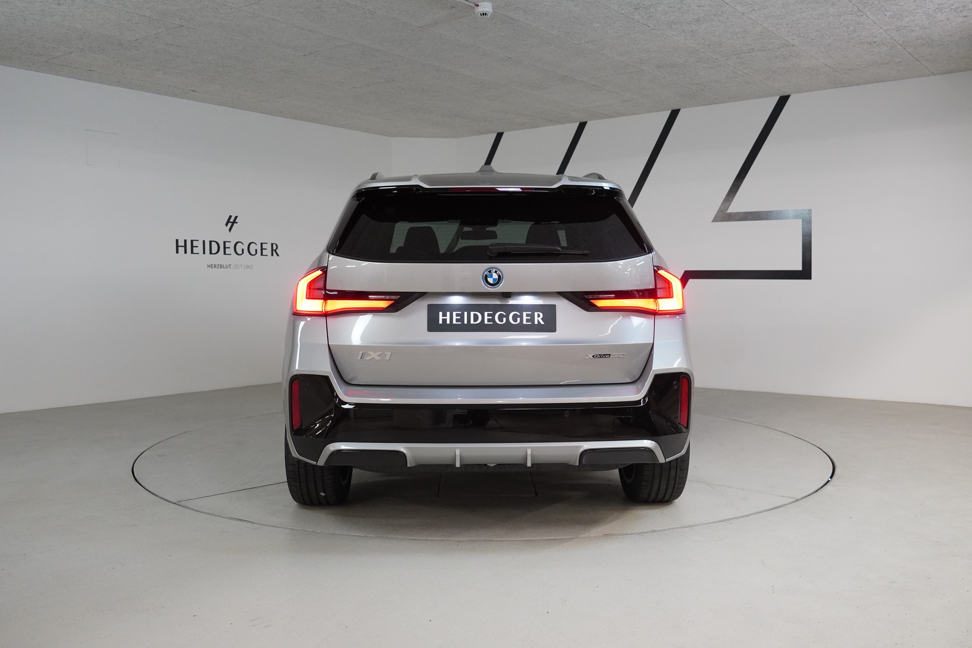 BMW iX1 xDrive 30 M Sport Pro-image-5