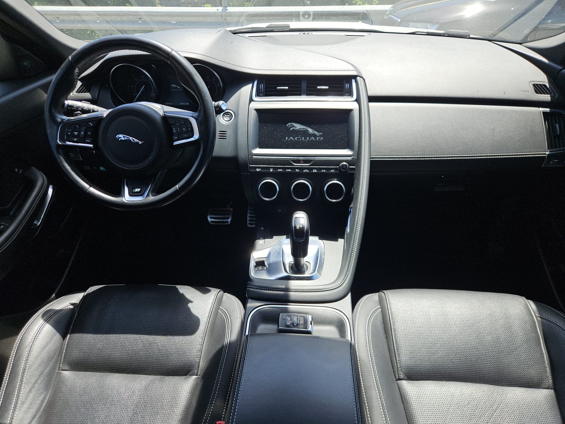 JAGUAR E-Pace 2.0 P250 S AWD Automatik-image-7