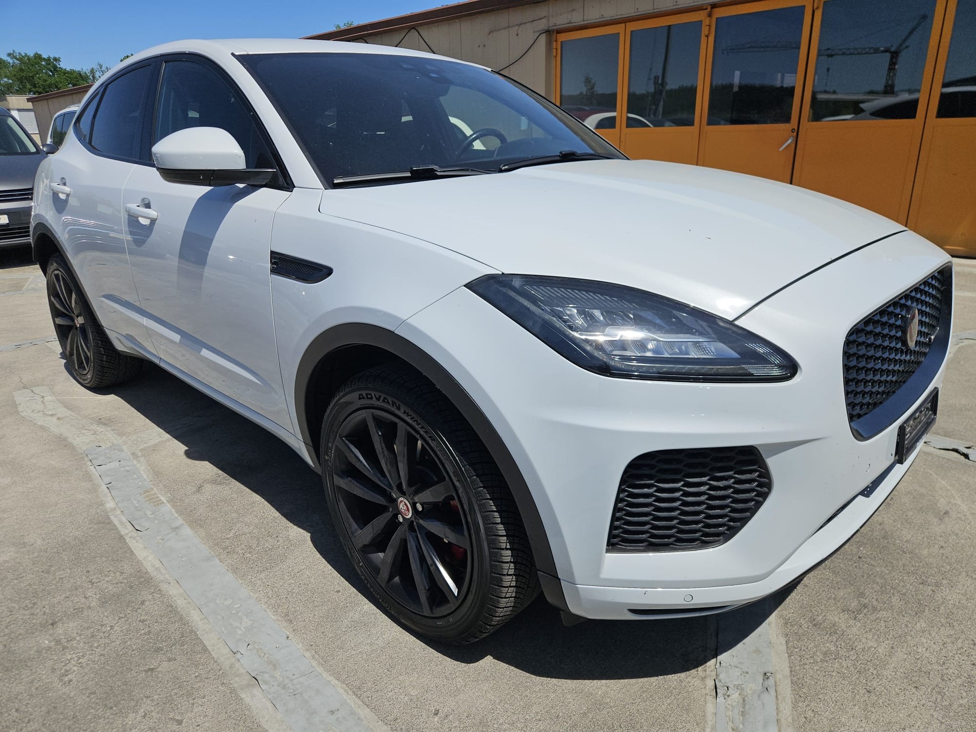 JAGUAR E-Pace 2.0 P250 S AWD Automatik-image-5