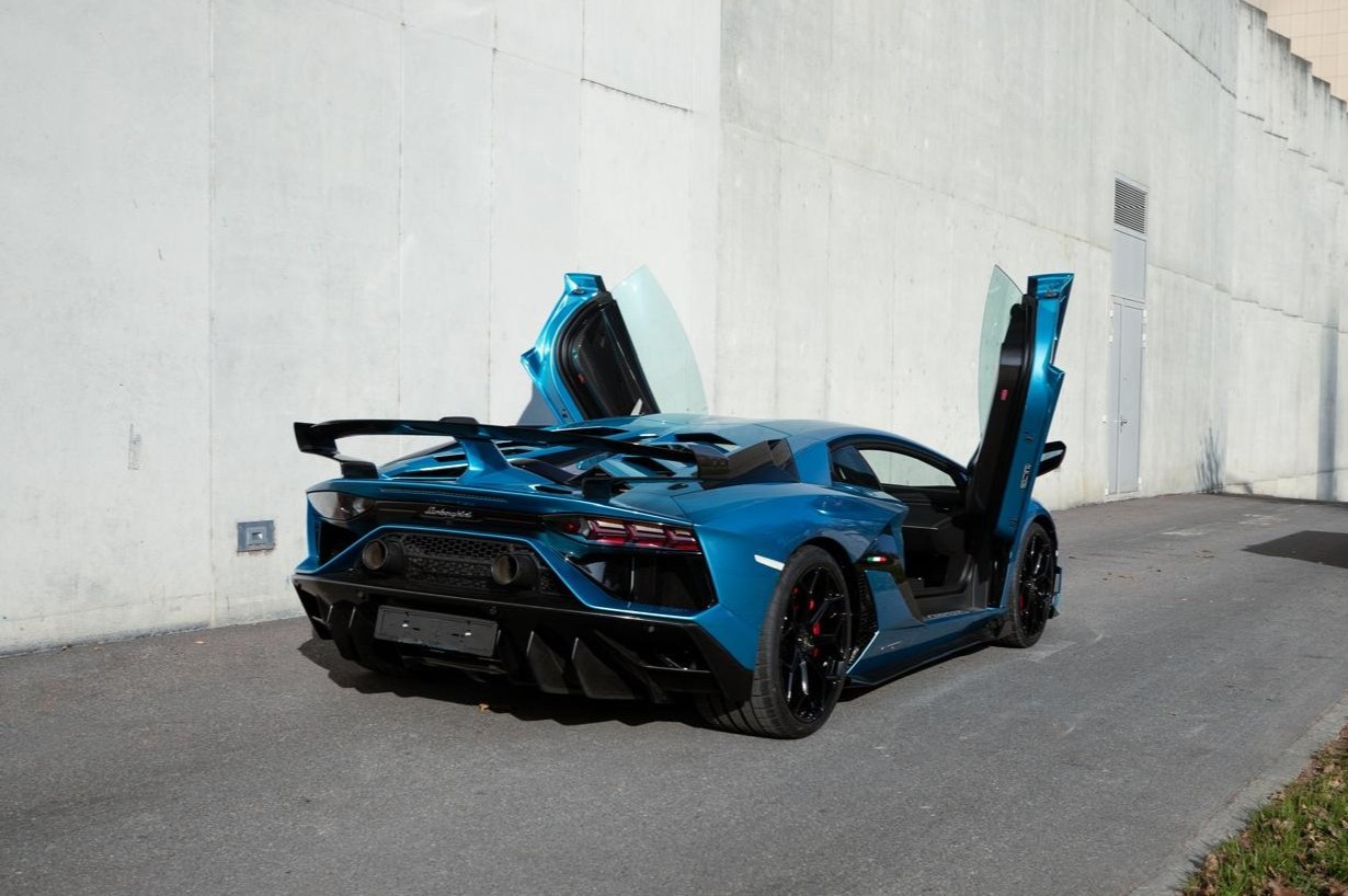 LAMBORGHINI Aventador SVJ-image-1