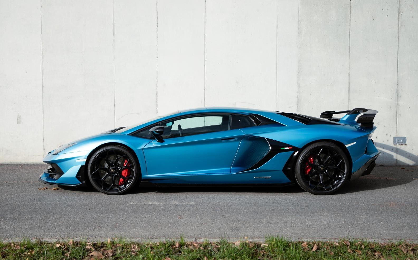 LAMBORGHINI Aventador SVJ-image-2