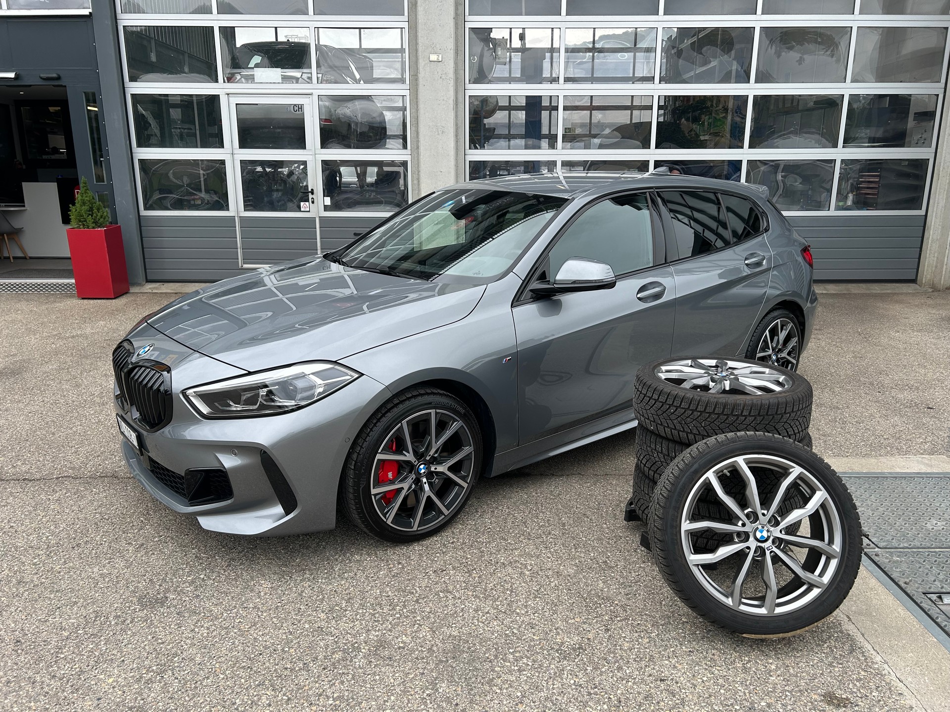 BMW 128ti Steptronic *10ans service gratuit*-image-1