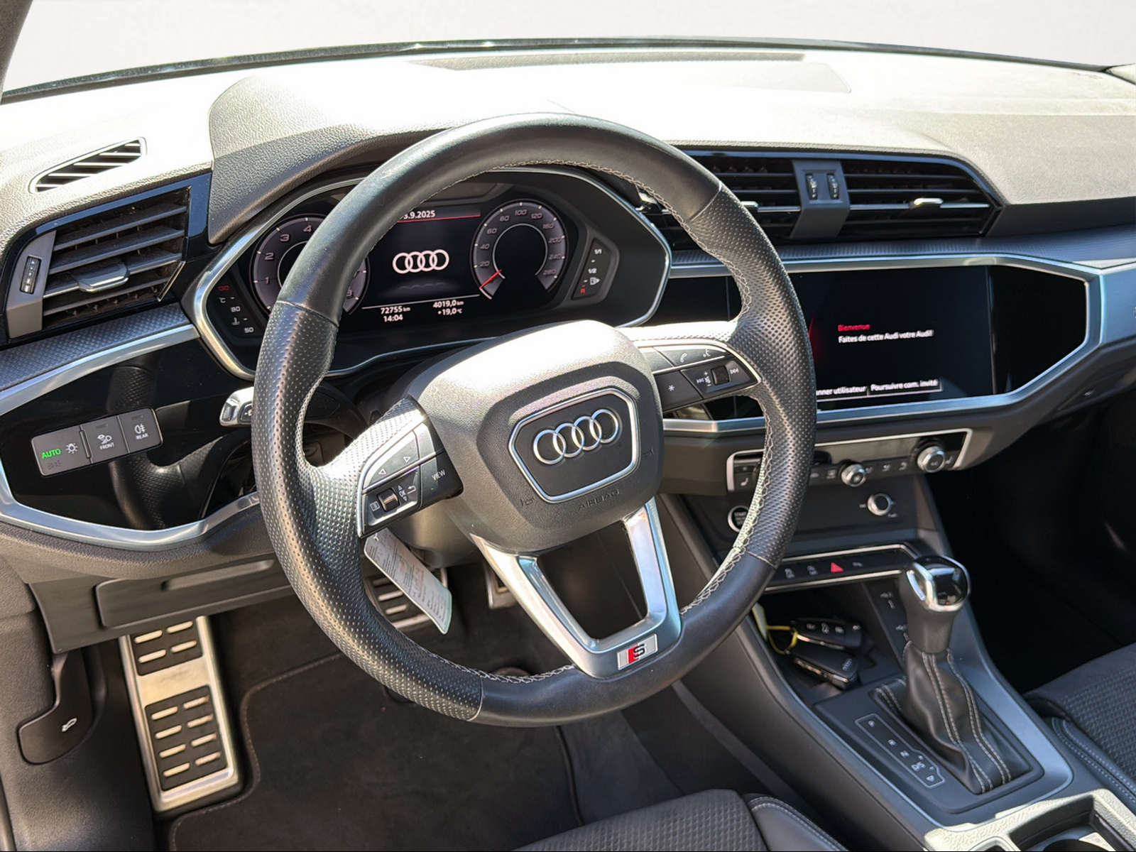 AUDI Q3 35 TFSI S line Attraction S-tronic-image-7