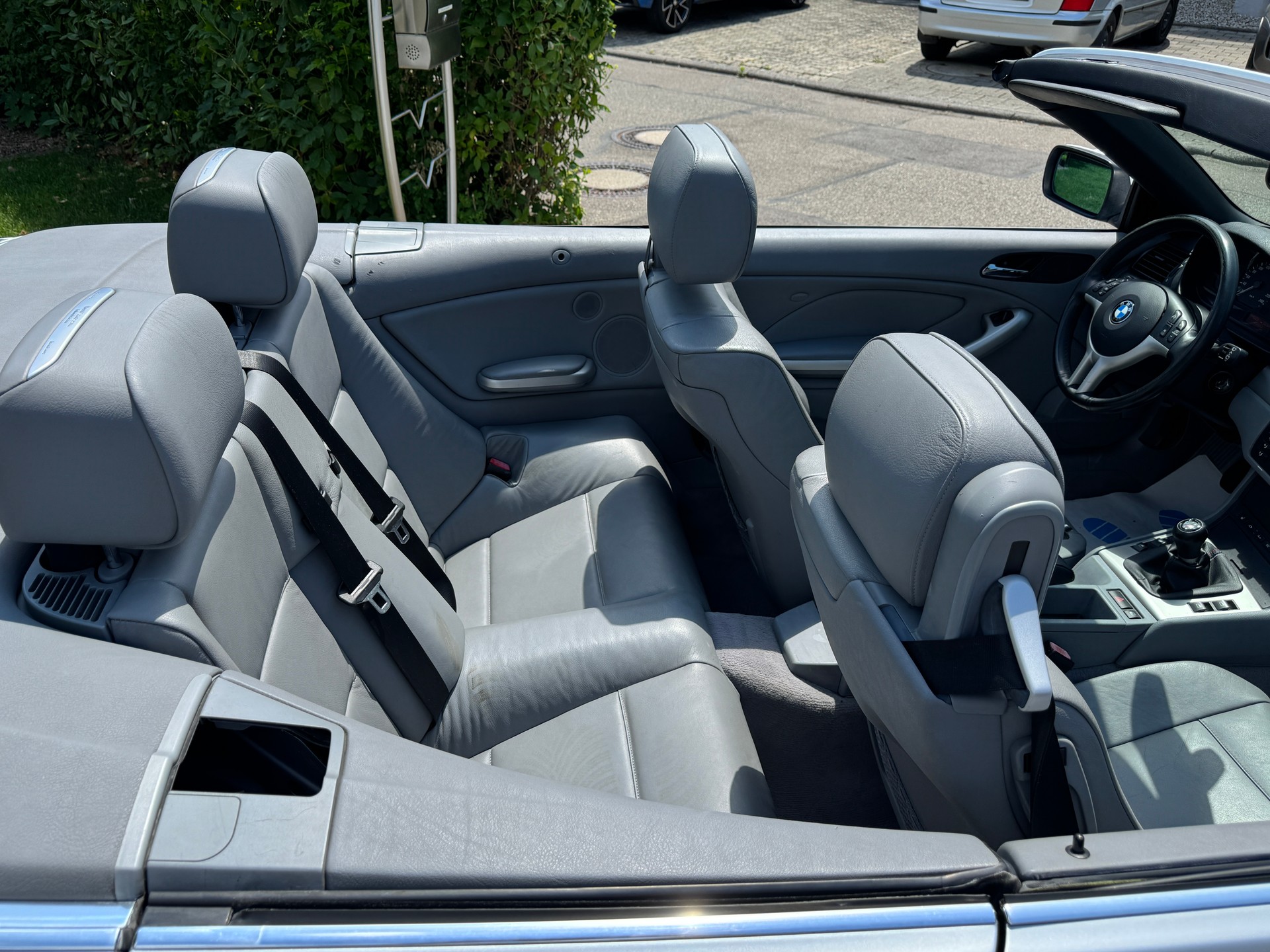 BMW 325Ci Cabriolet-image-8