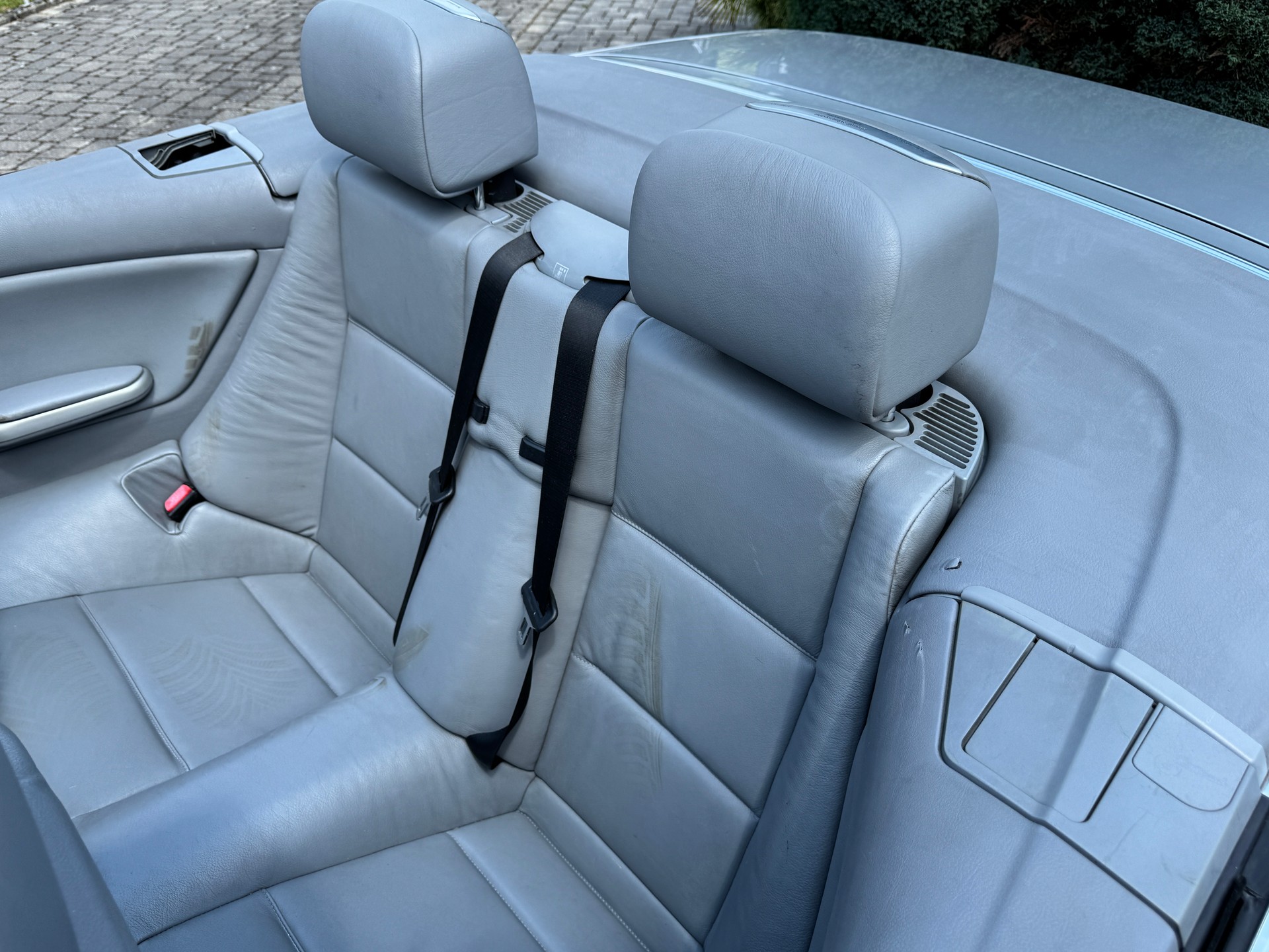 BMW 325Ci Cabriolet-image-10