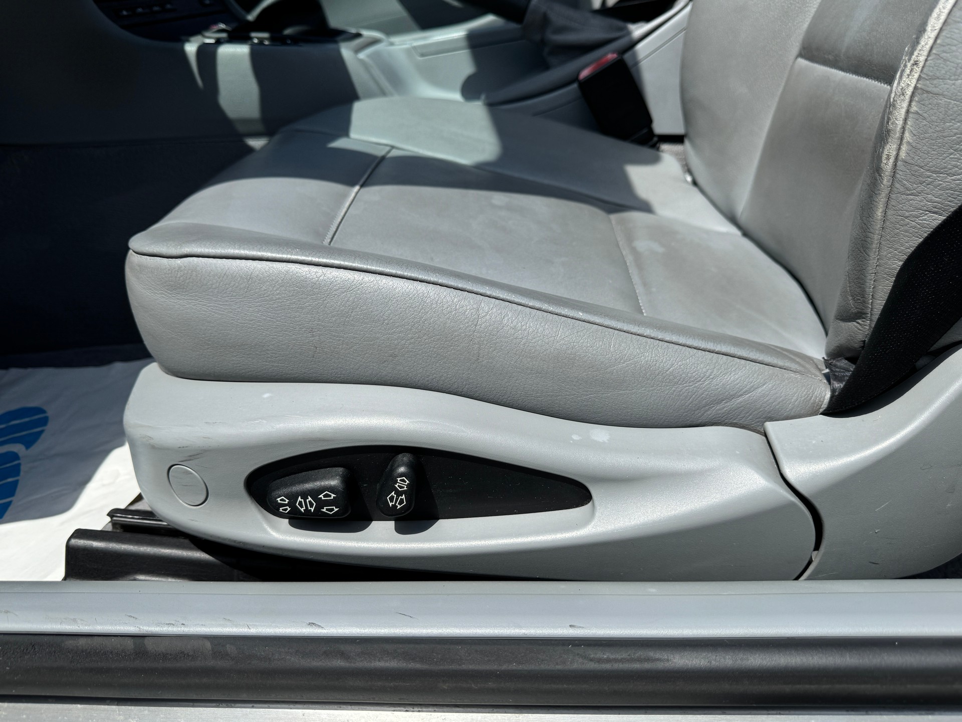 BMW 325Ci Cabriolet-image-6