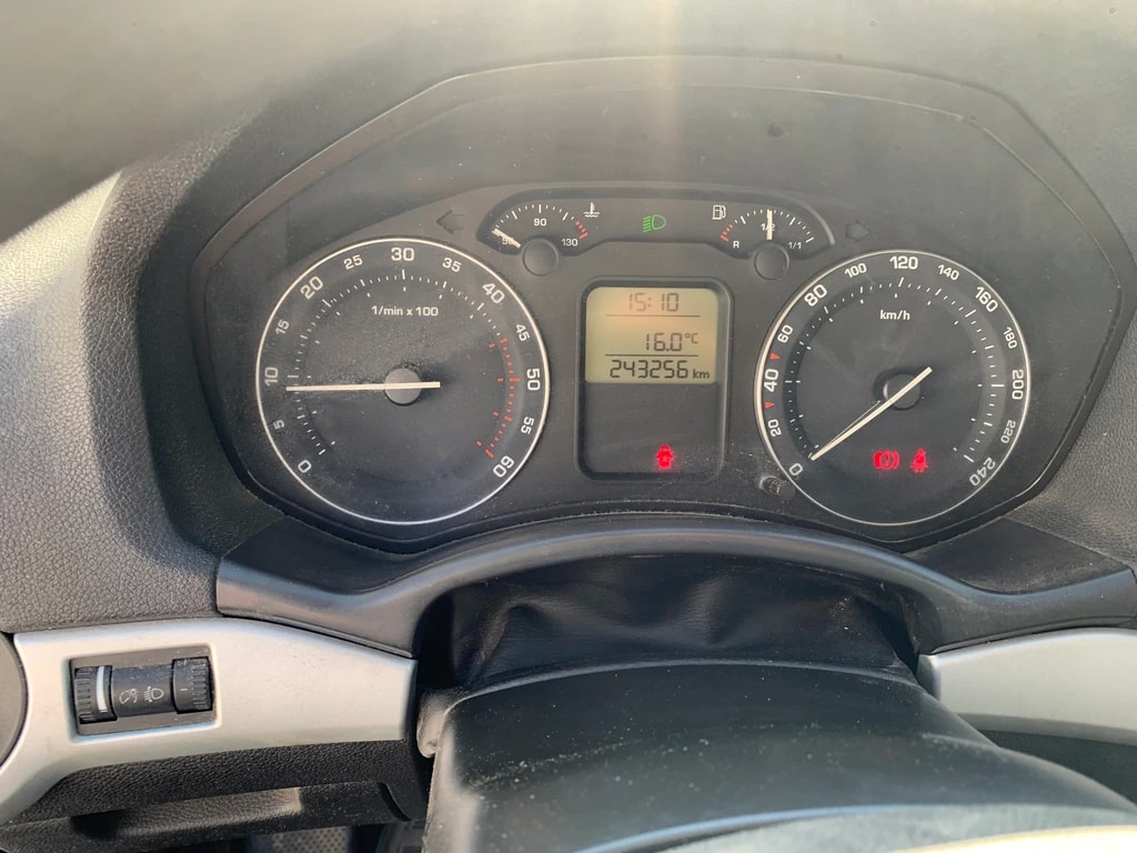 SKODA Octavia 1.9 TDI Swiss Adventure 4x4-image-8