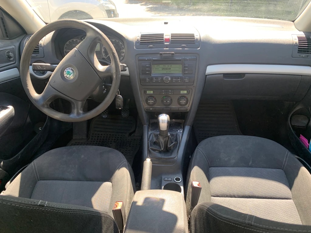 SKODA Octavia 1.9 TDI Swiss Adventure 4x4-image-10
