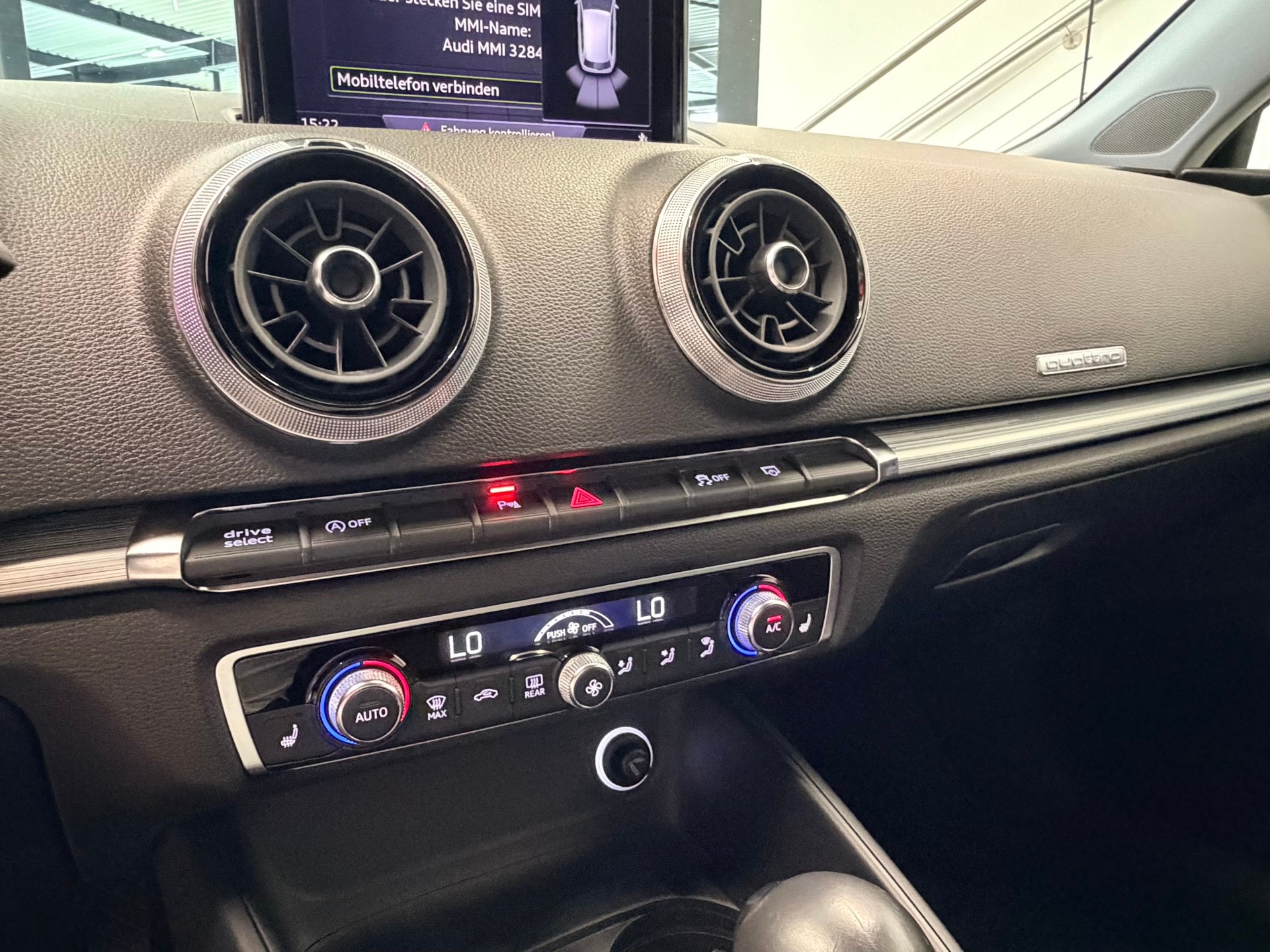 AUDI A3 Sportback 2.0 TFSI Sport quattro S-tronic-image-20