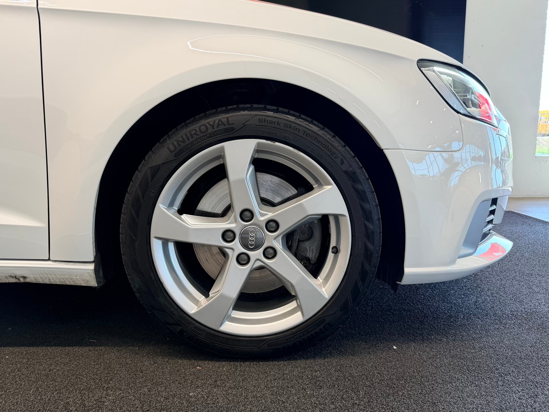 AUDI A3 Sportback 2.0 TFSI Sport quattro S-tronic-image-5