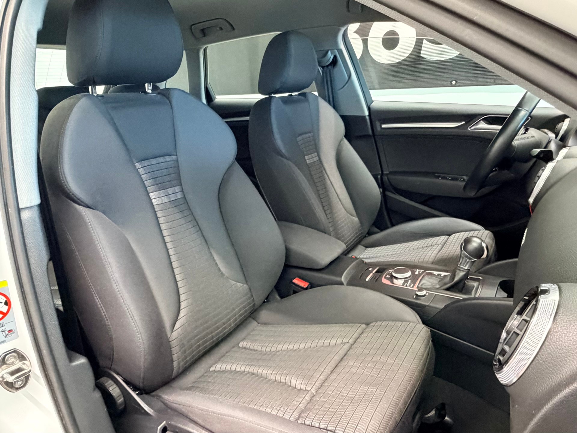 AUDI A3 Sportback 2.0 TFSI Sport quattro S-tronic-image-19