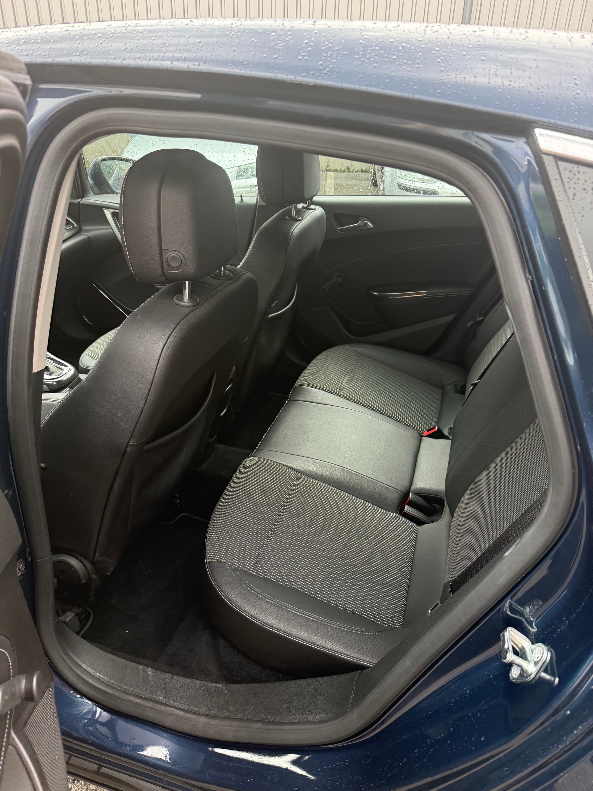 OPEL Astra 2.0 CDTi Cosmo Automatic-image-12