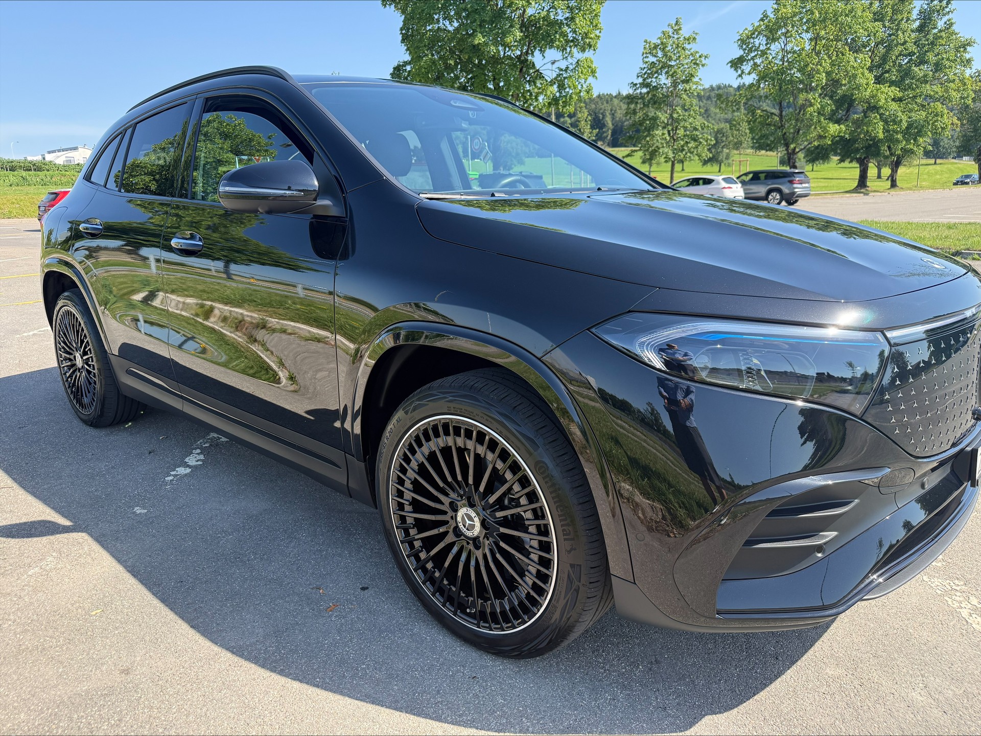 MERCEDES-BENZ EQA 350 66,5 kWh 4Matic Swiss Star-showroom-element-1