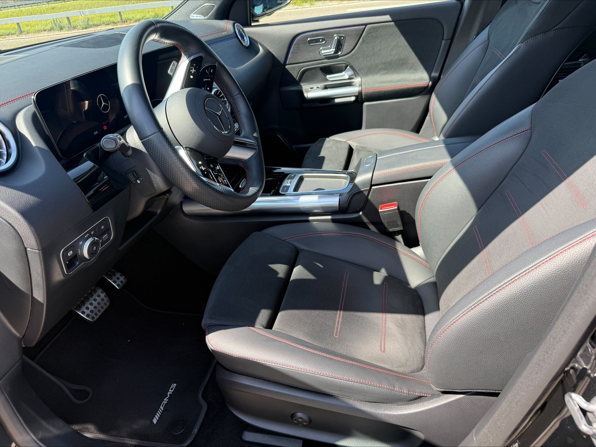 MERCEDES-BENZ EQA 350 66,5 kWh 4Matic Swiss Star-image-10