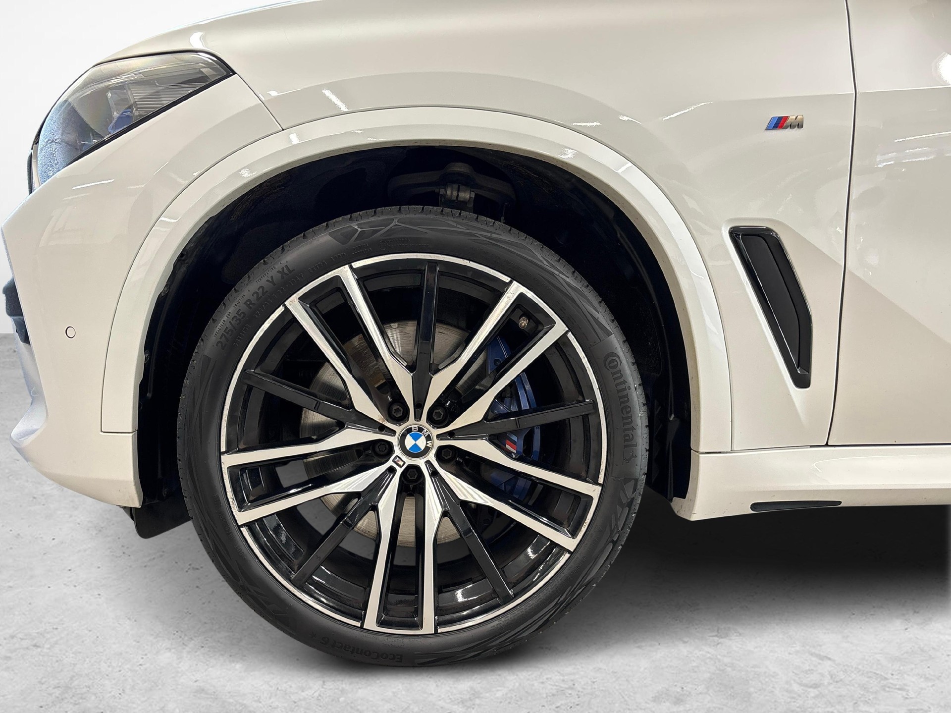 BMW X5 M50i xDrive-image-18