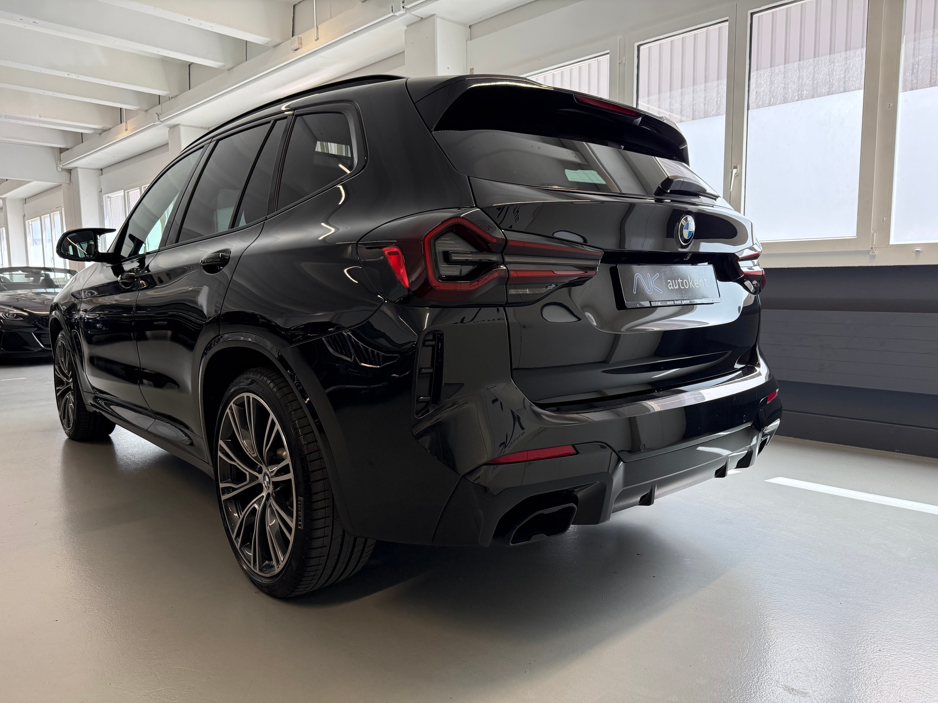 BMW X3 xDrive 48V M40d M Sport Edition Individual Steptronic-image-3