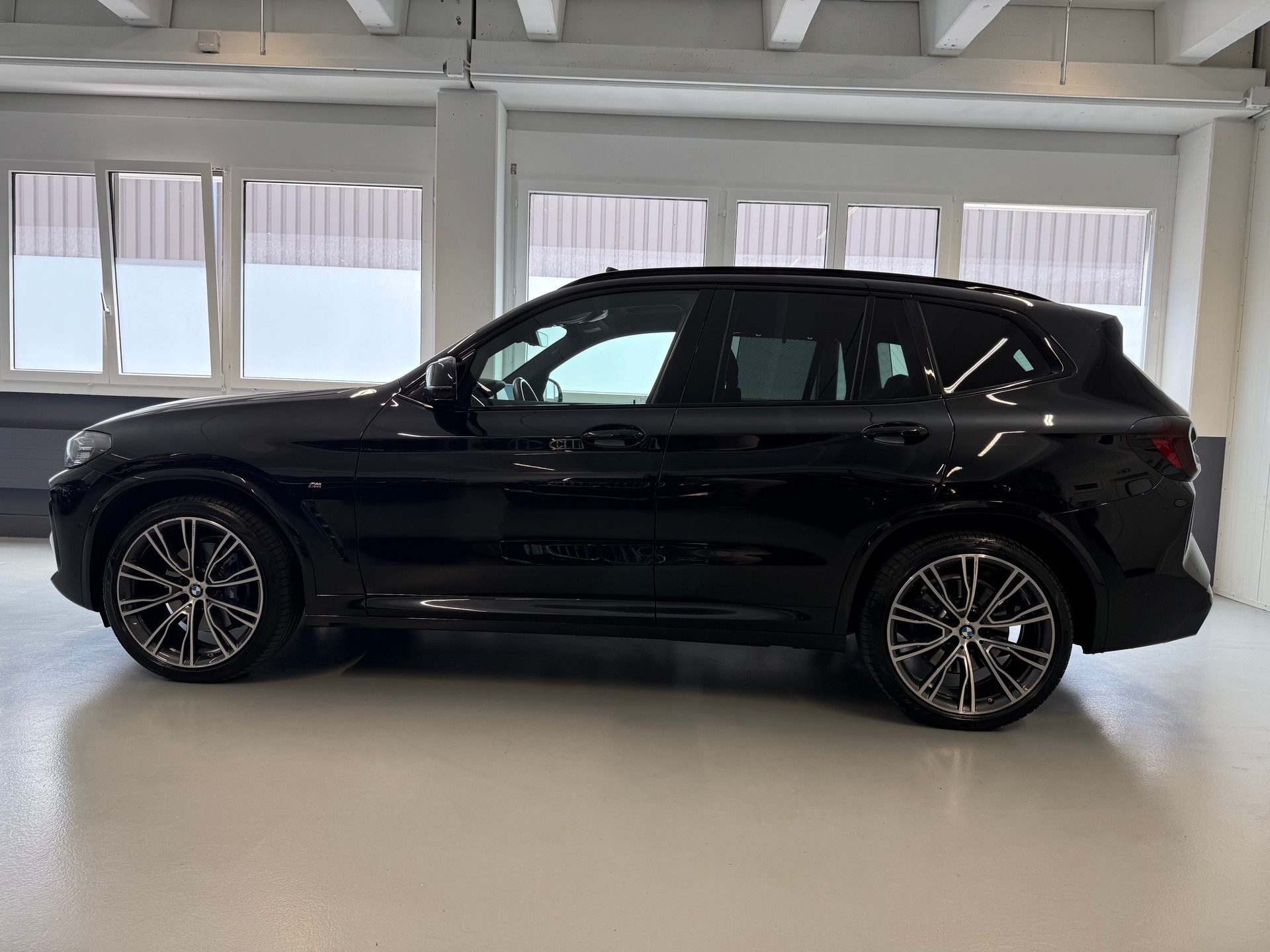 BMW X3 xDrive 48V M40d M Sport Edition Individual Steptronic-image-2