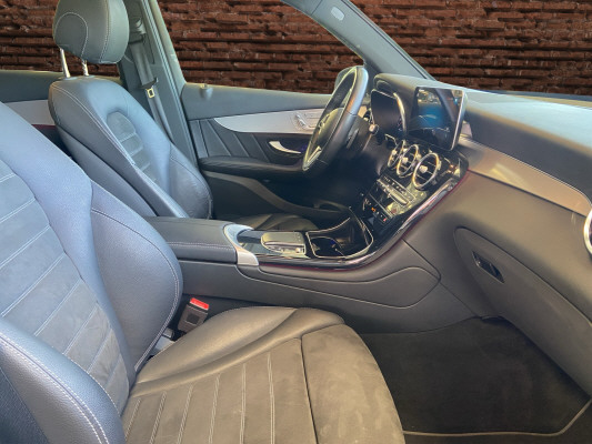 MERCEDES-BENZ GLC 220 d AMG Line 4Matic-image-12