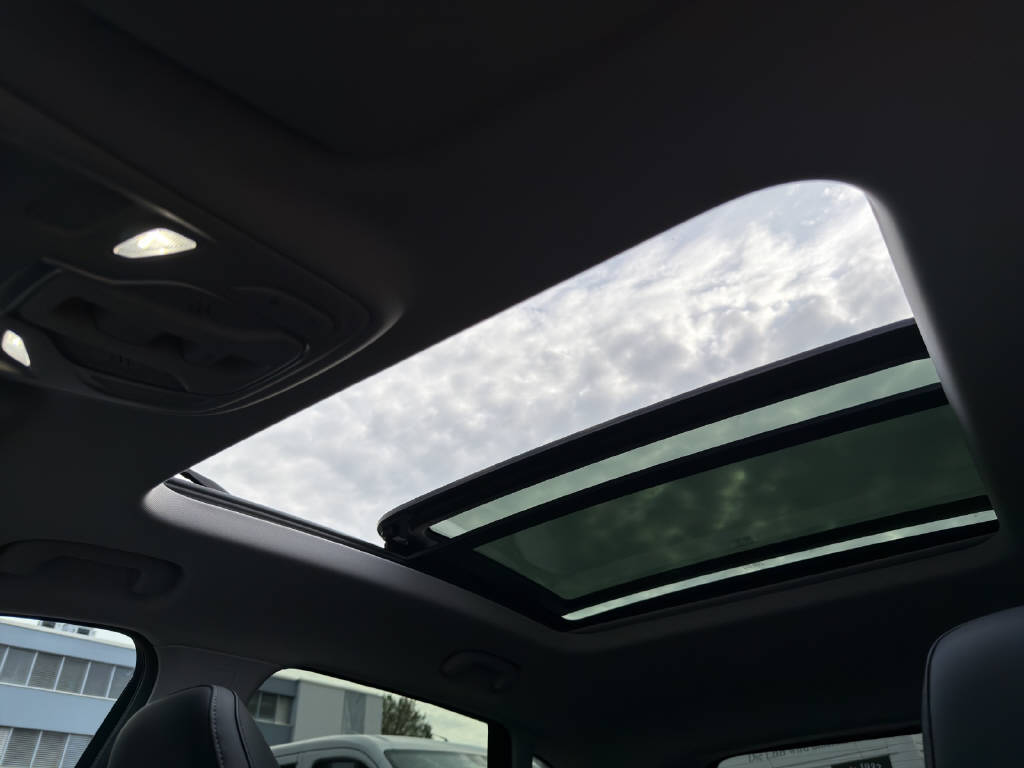 MG ZS 1.5 Hybrid+ Luxury-image-10