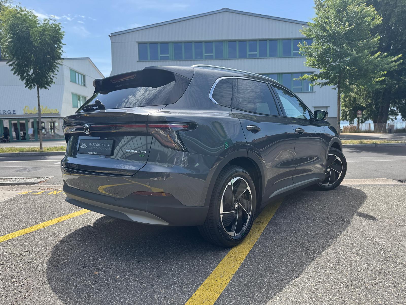MG S5 EV 64kWh Luxury-image-3