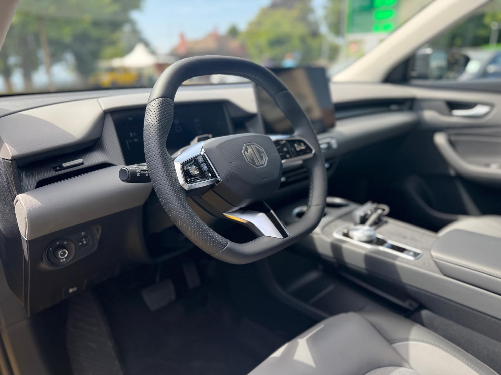 MG S5 EV 64kWh Luxury-image-8