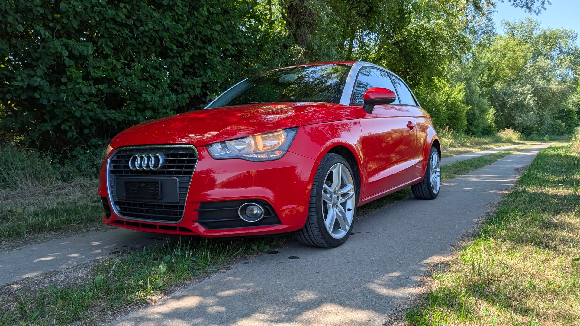 AUDI A1 1.2 TFSI Attraction Young-image-1