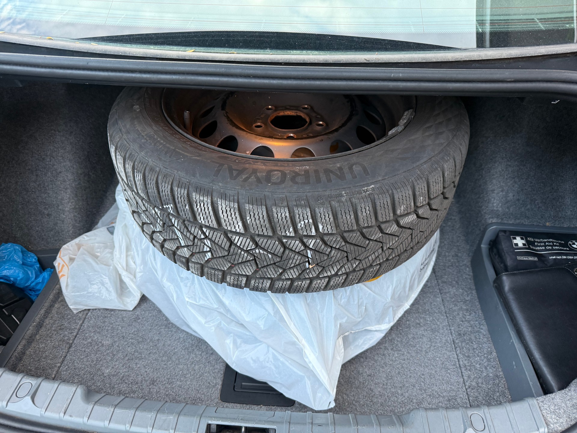 BMW 320d-image-6