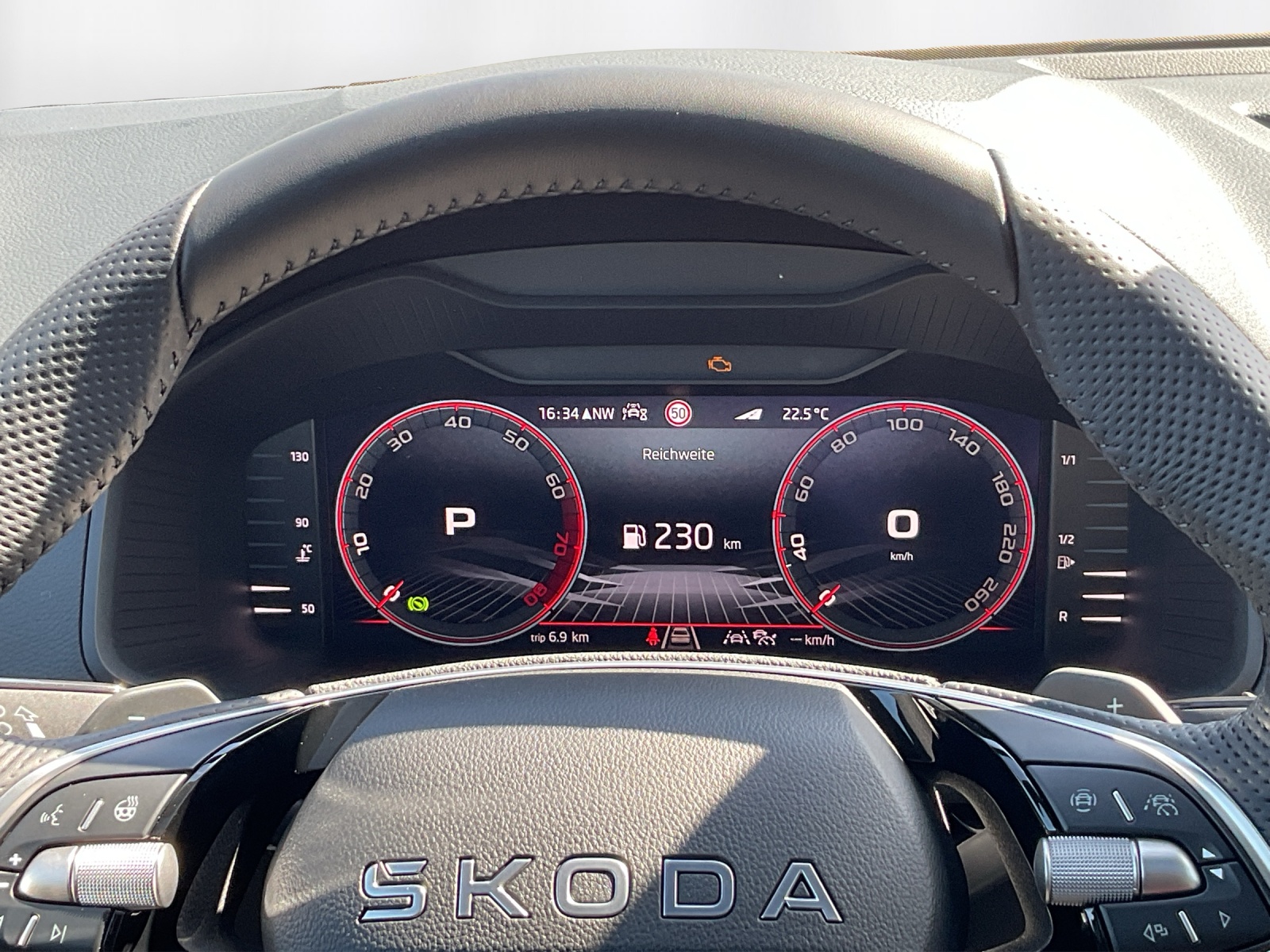 SKODA Karoq 2.0 TSI SportLine 4x4 DSG-image-7