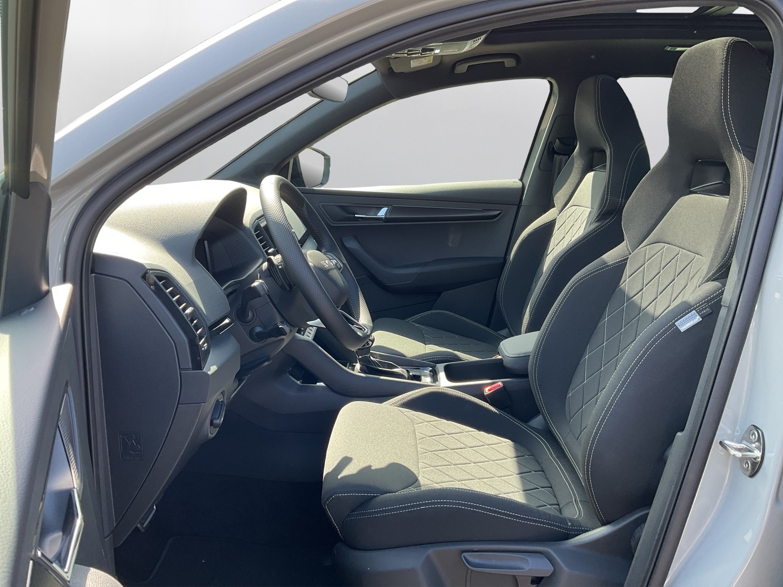 SKODA Karoq 2.0 TSI SportLine 4x4 DSG-image-9