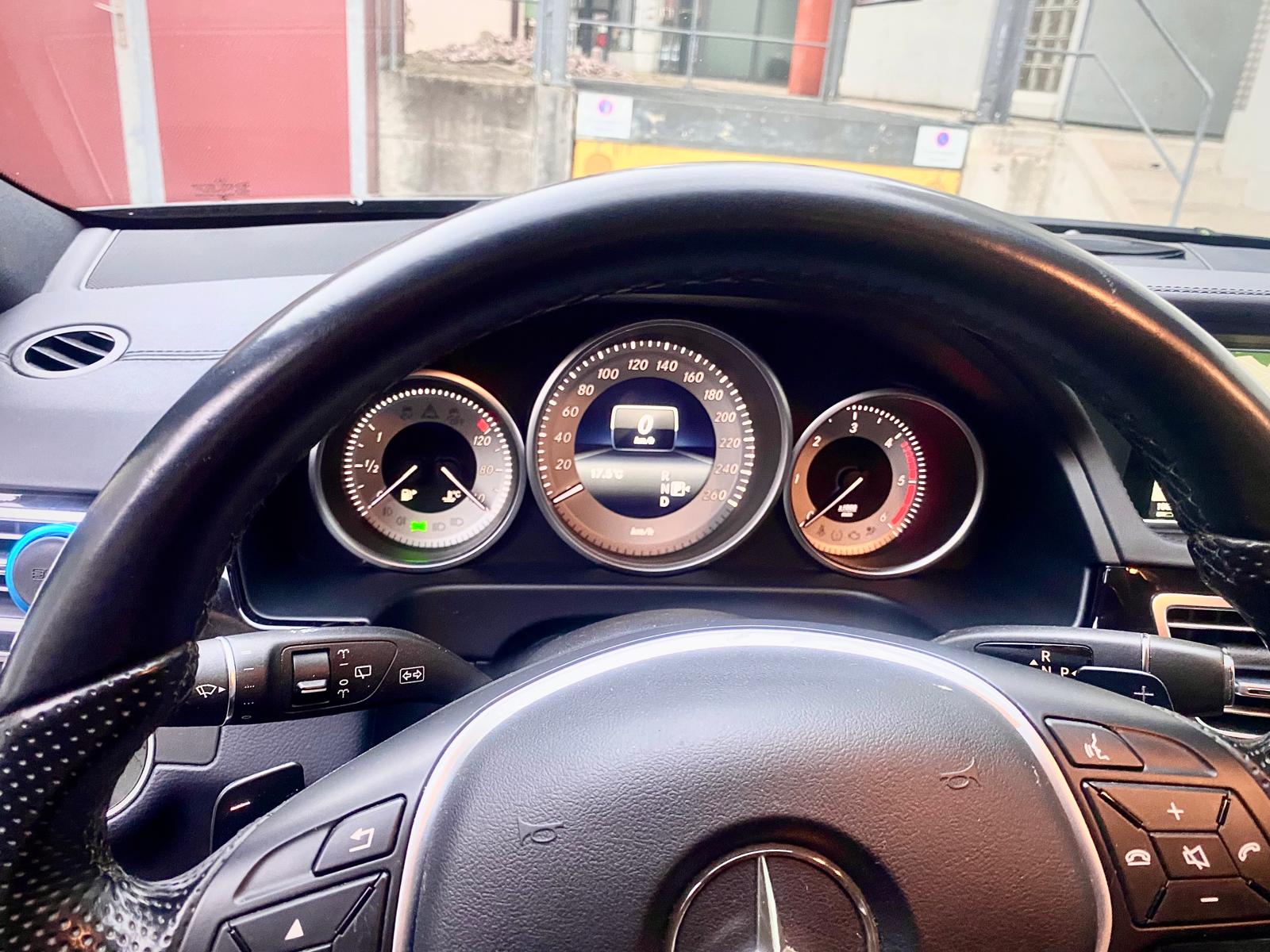 MERCEDES-BENZ E 350 BlueTEC Avantgarde 4Matic 7G-Tronic-image-7