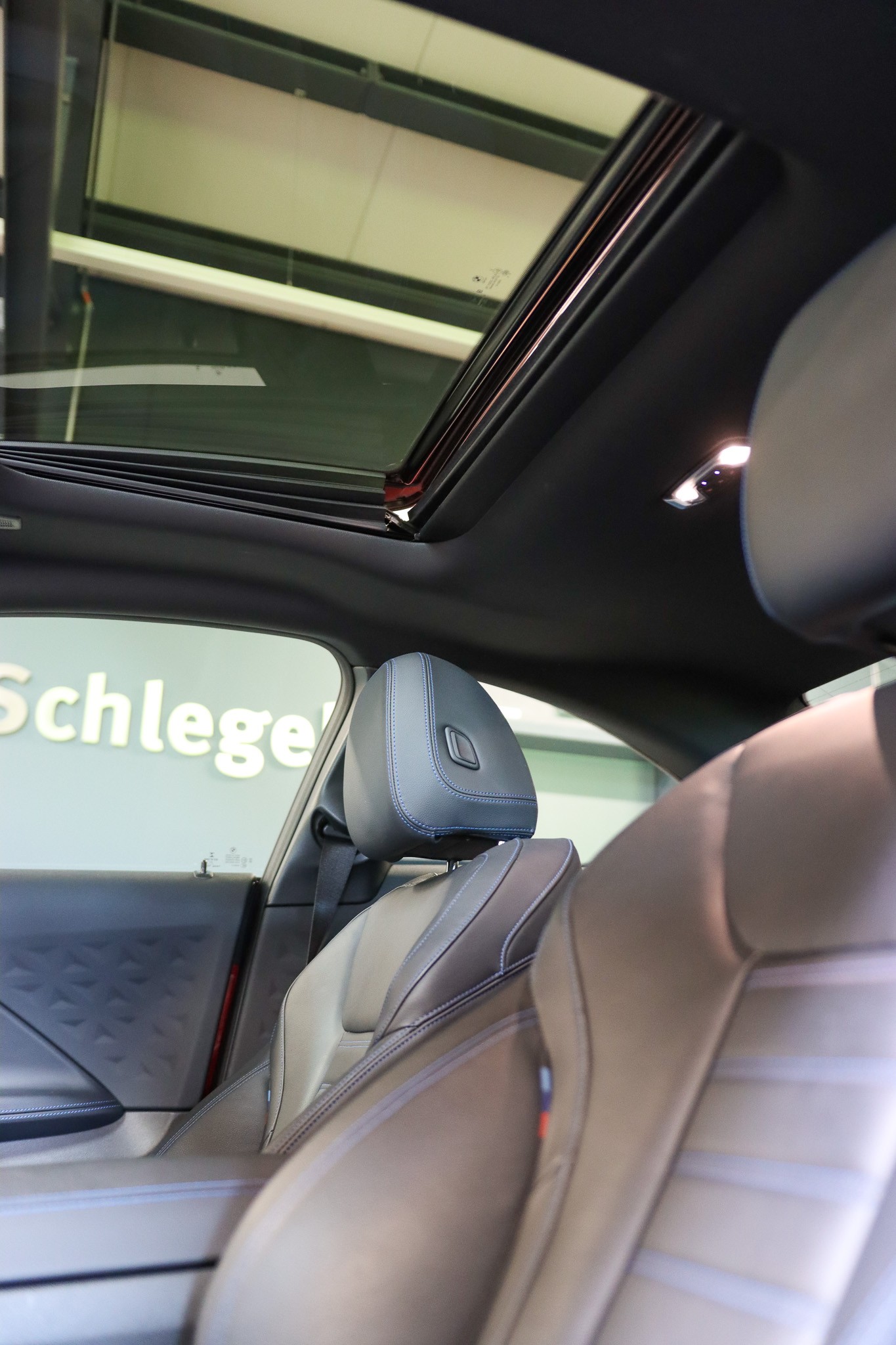 BMW 220d M-image-12