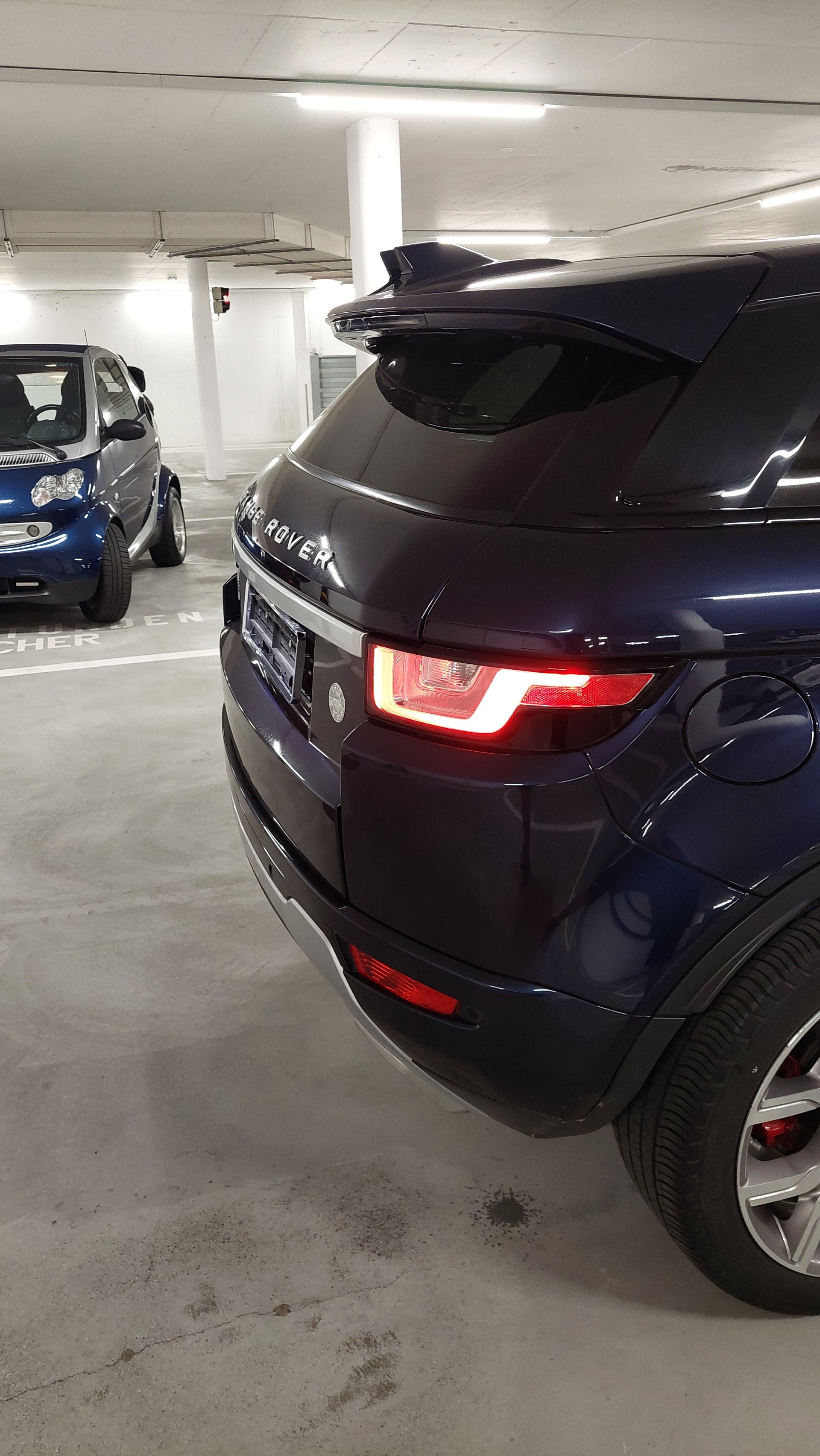 LAND ROVER 2.0 Si4 Autobiography-image-3