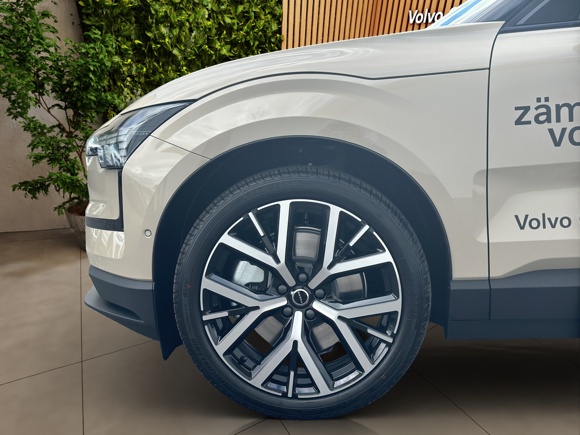 VOLVO EX30 E60 Twin Ultra Performance AWD-image-7