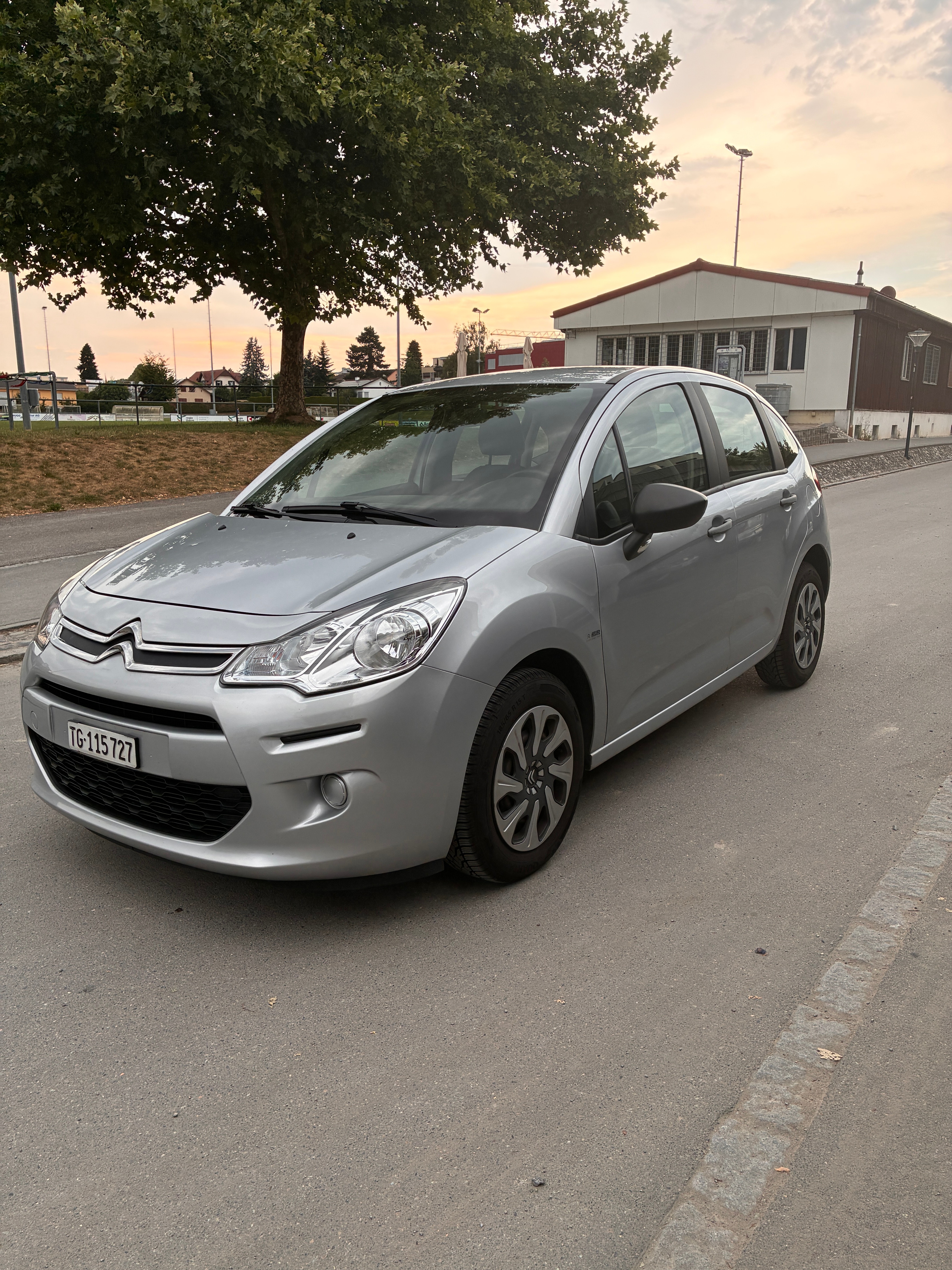 Car photo