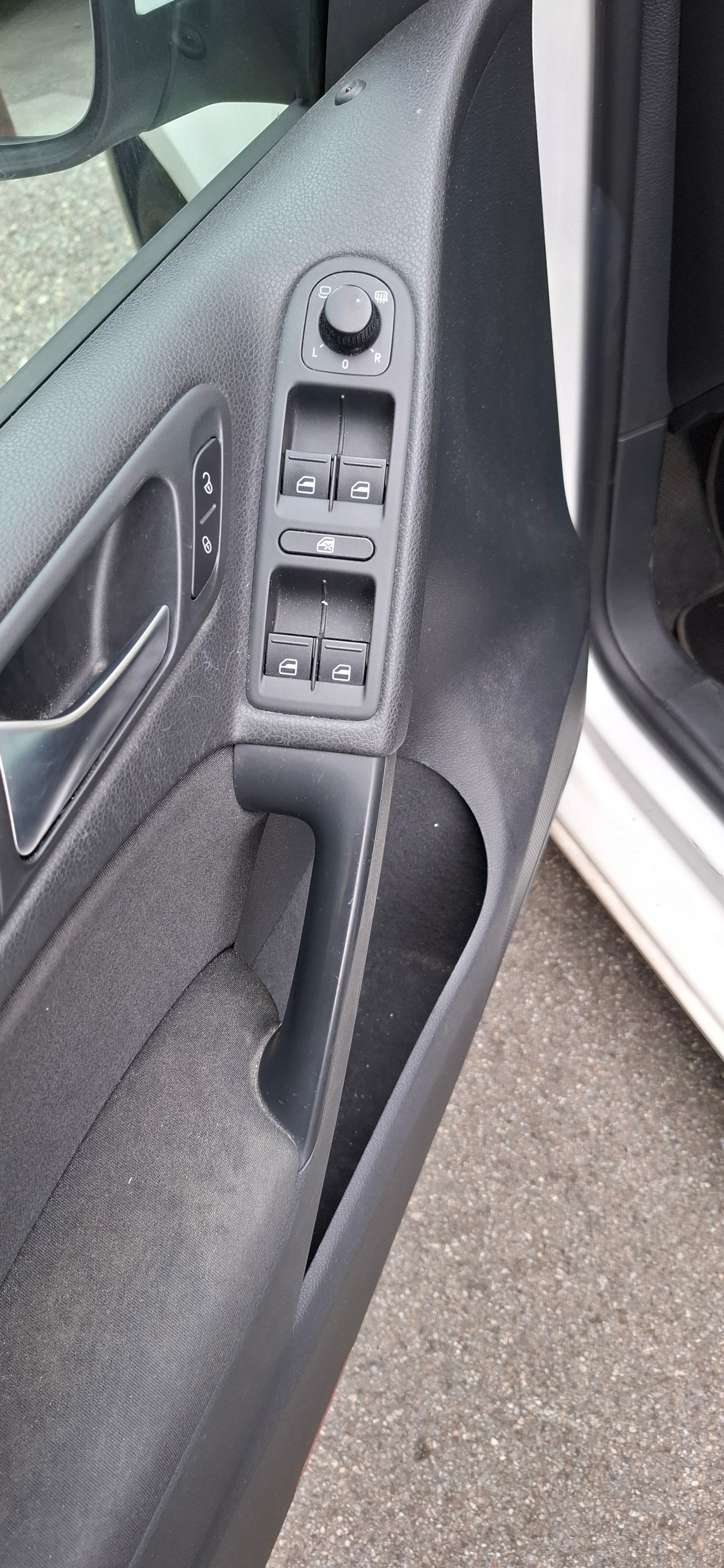VW Golf 1.4 TSI Team DSG-image-8