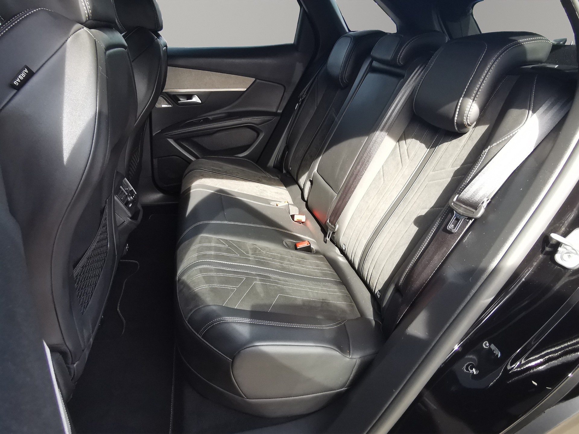 PEUGEOT 3008 1.6 Plug-in Hybrid4 GT Pack-image-7