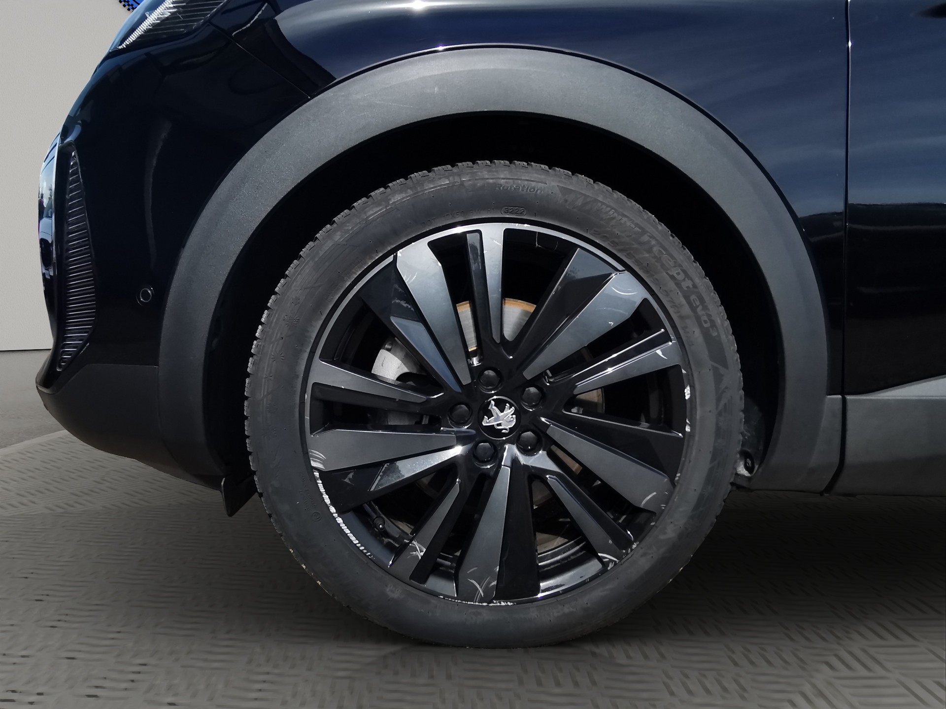PEUGEOT 3008 1.6 Plug-in Hybrid4 GT Pack-image-9