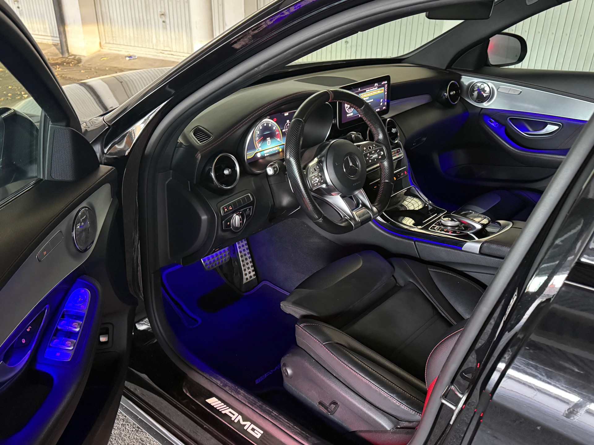 MERCEDES-BENZ C 43 AMG 4Matic 9G-Tronic-image-9