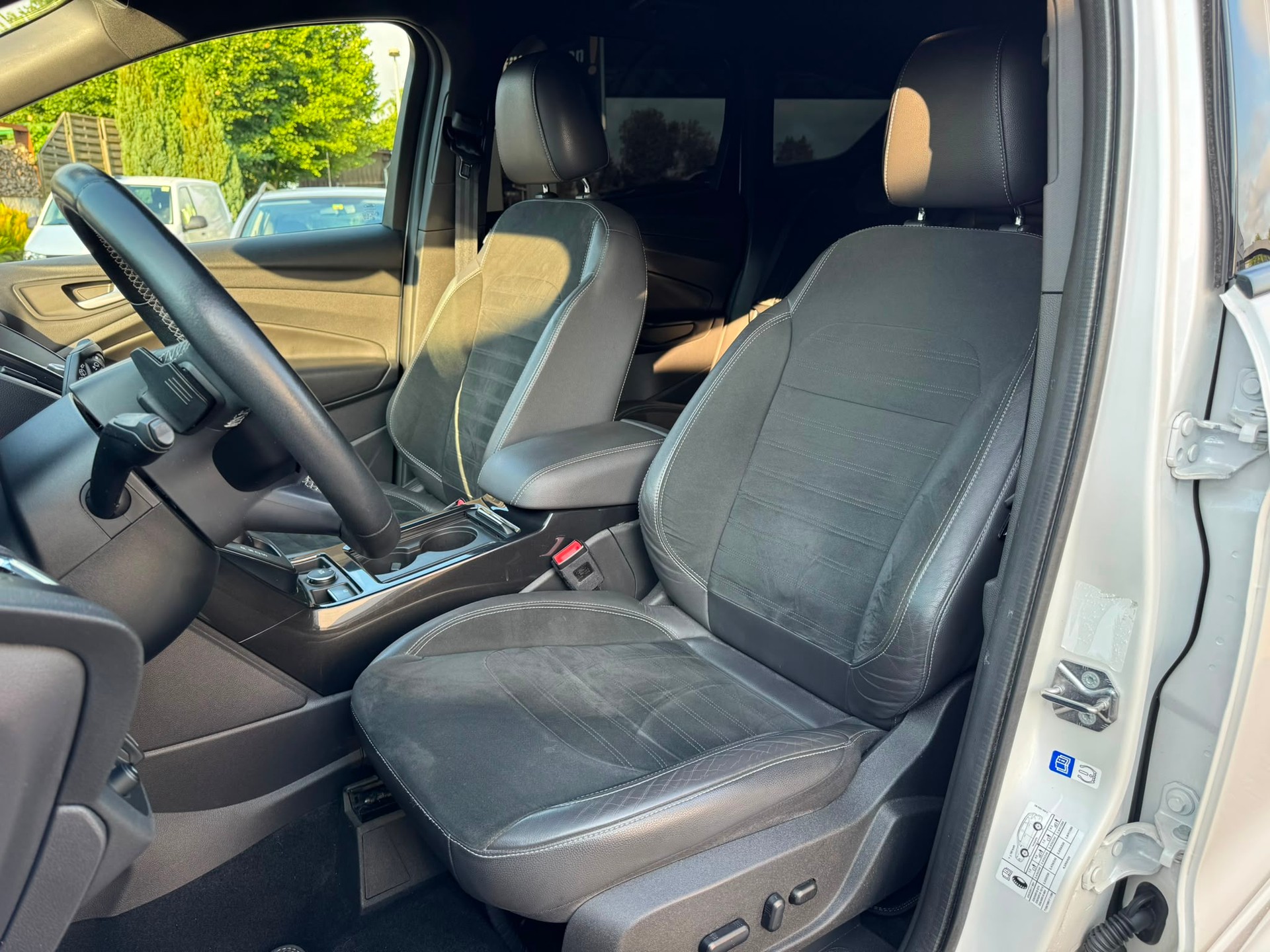 FORD Kuga 2.0 TDCi Carving 4WD PowerShift-image-13