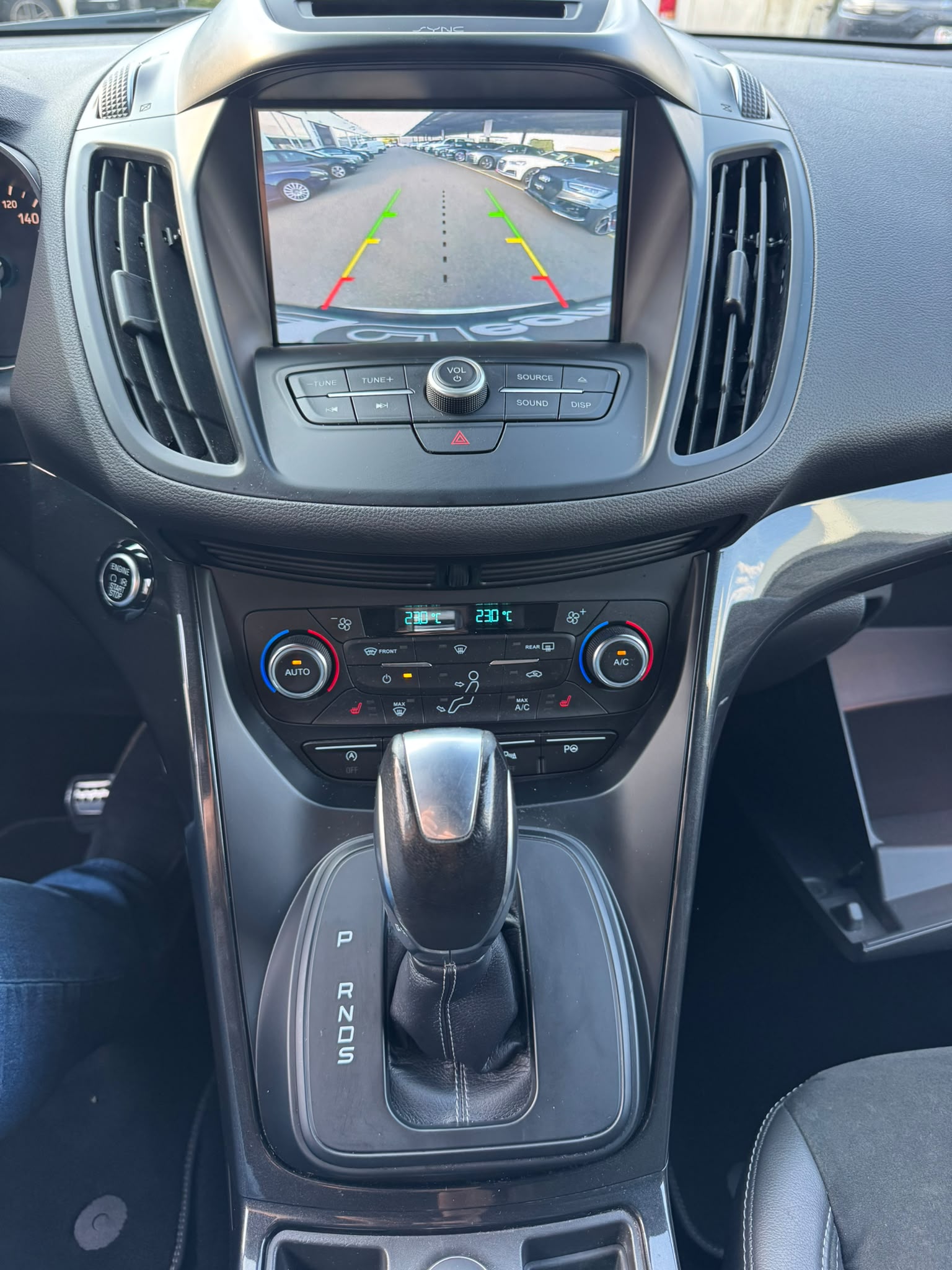 FORD Kuga 2.0 TDCi Carving 4WD PowerShift-image-11