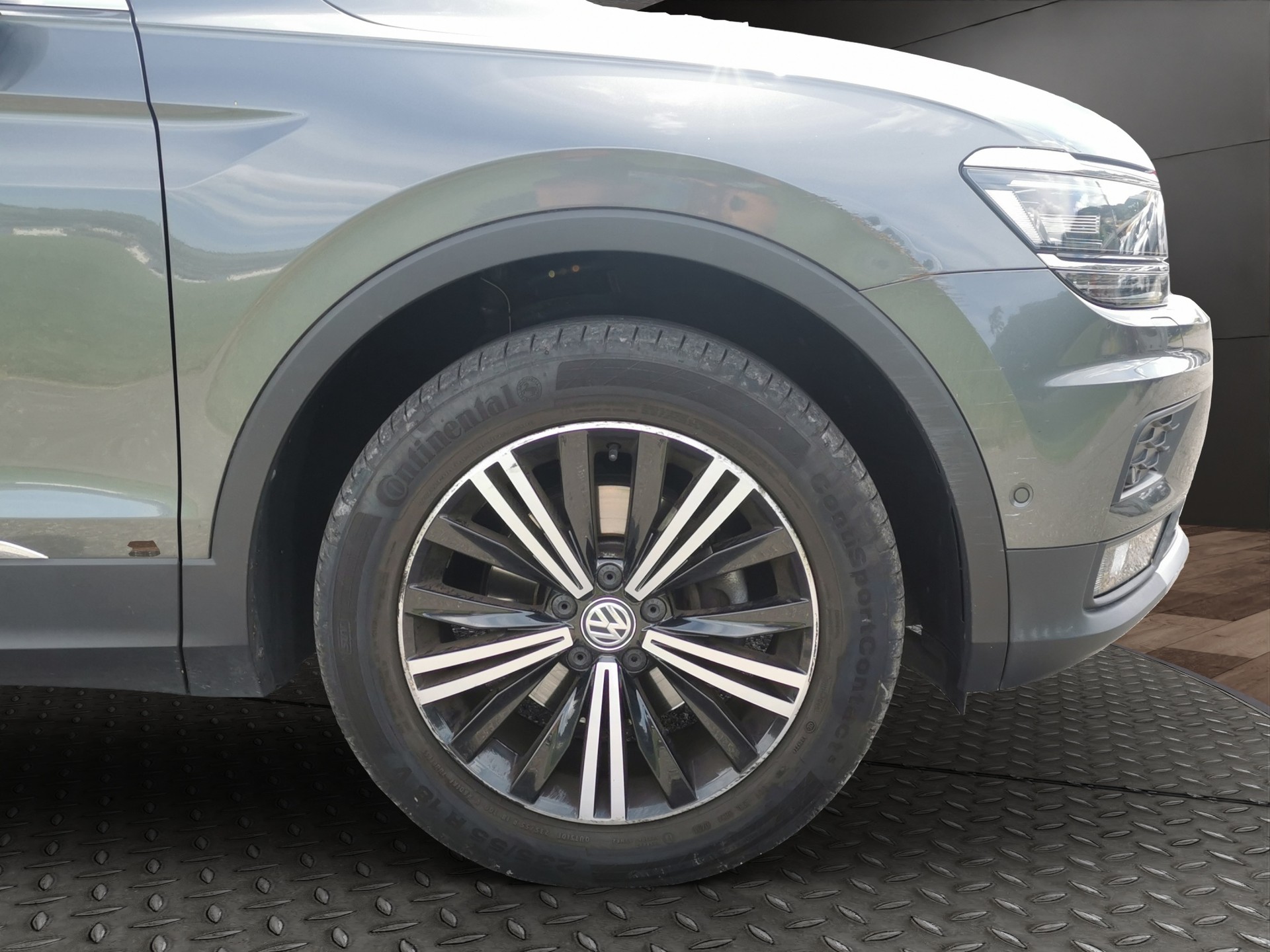 VW Tiguan 2.0 TDI SCR Highline 4Motion DSG-image-3