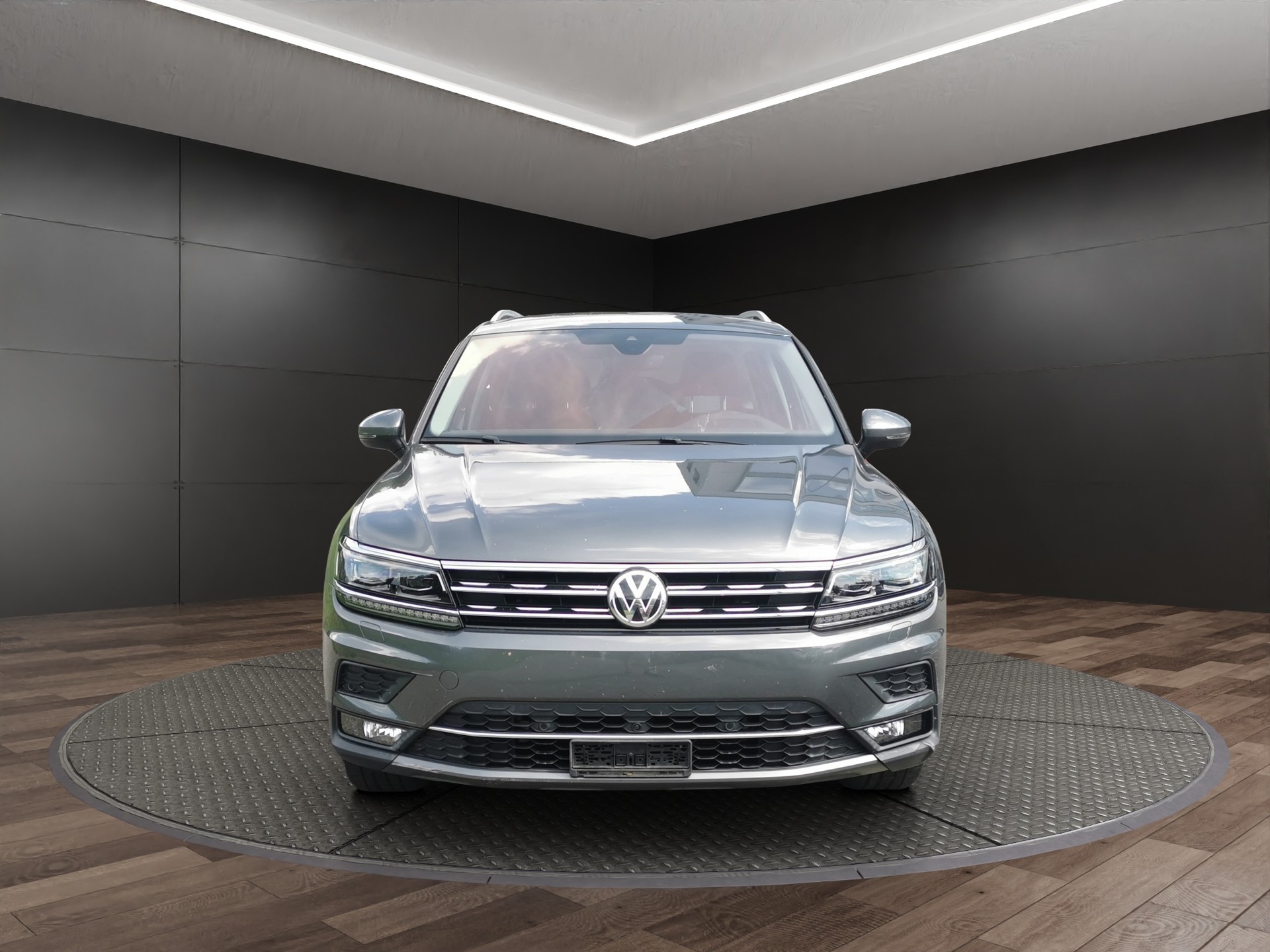 VW Tiguan 2.0 TDI SCR Highline 4Motion DSG-image-2