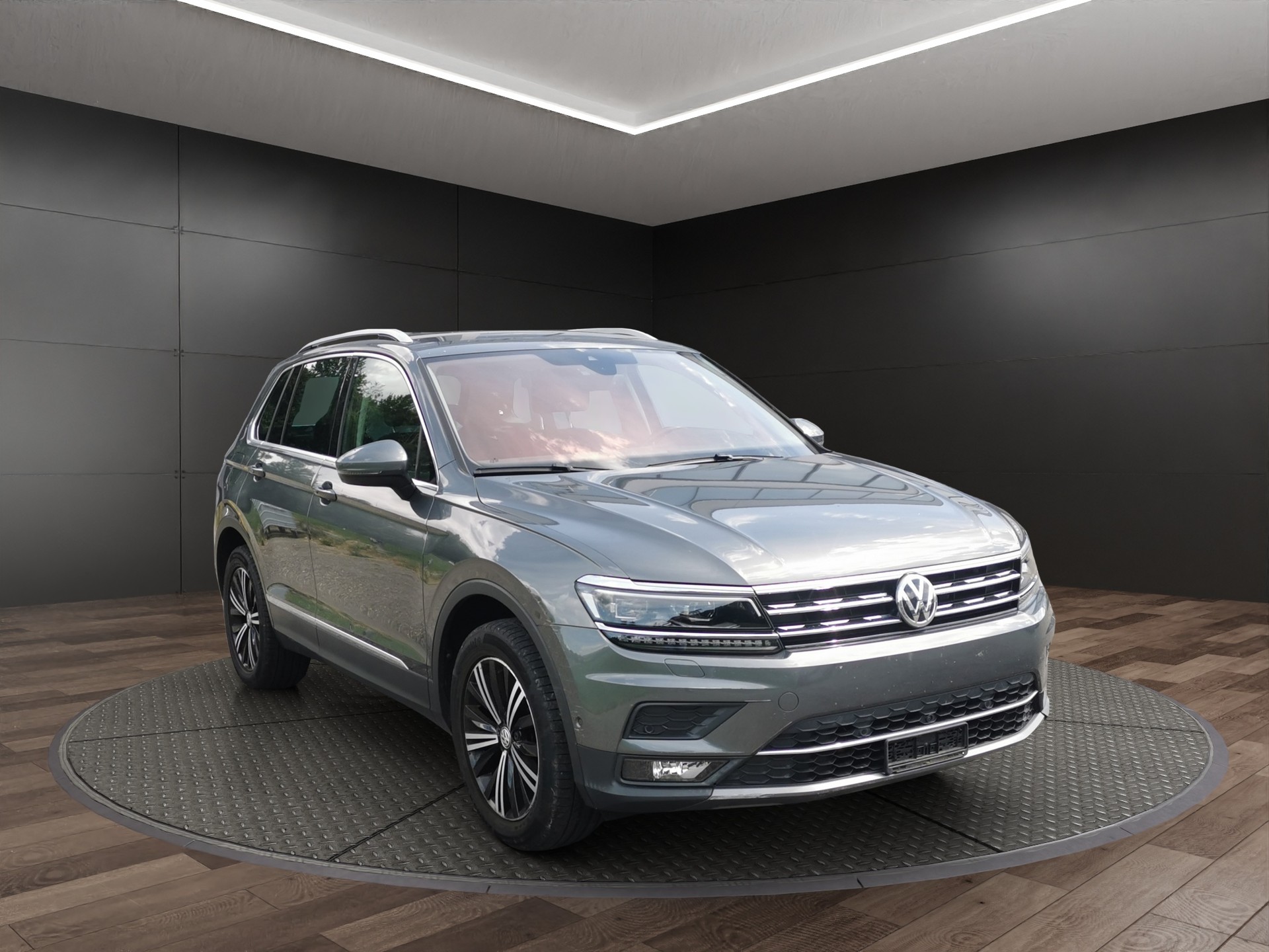 VW Tiguan 2.0 TDI SCR Highline 4Motion DSG-image-0