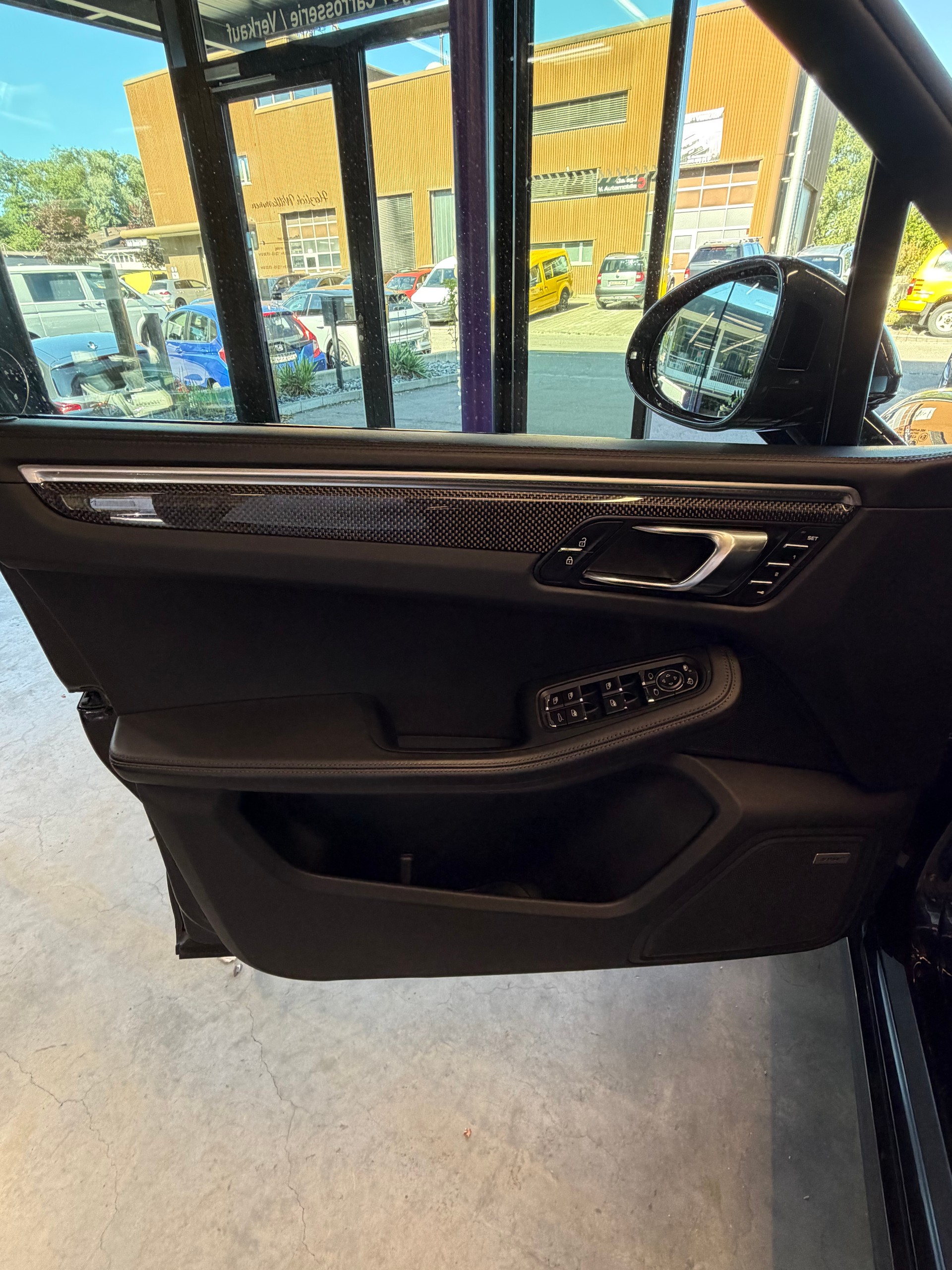 PORSCHE Macan S PDK-image-9