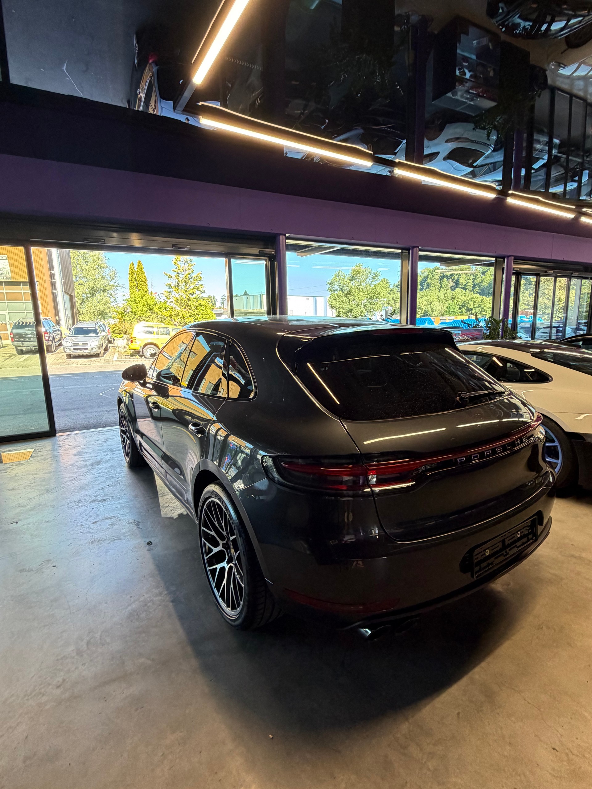 PORSCHE Macan S PDK-image-2