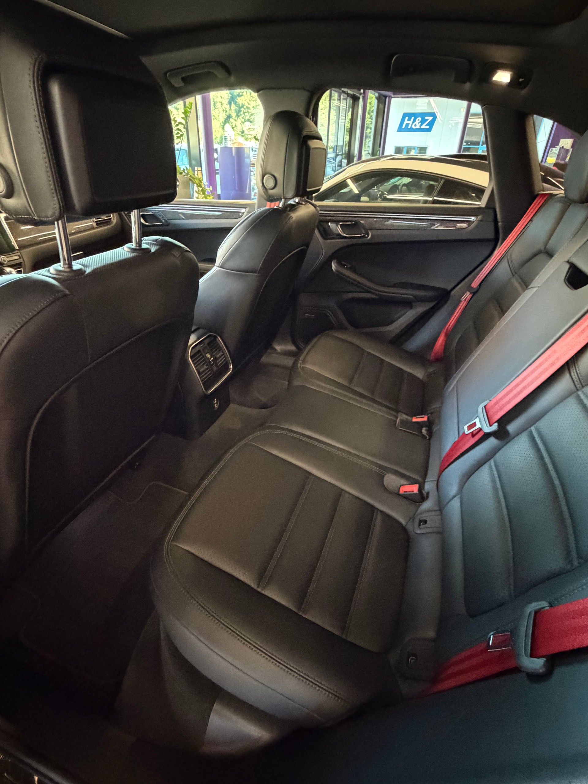 PORSCHE Macan S PDK-image-4
