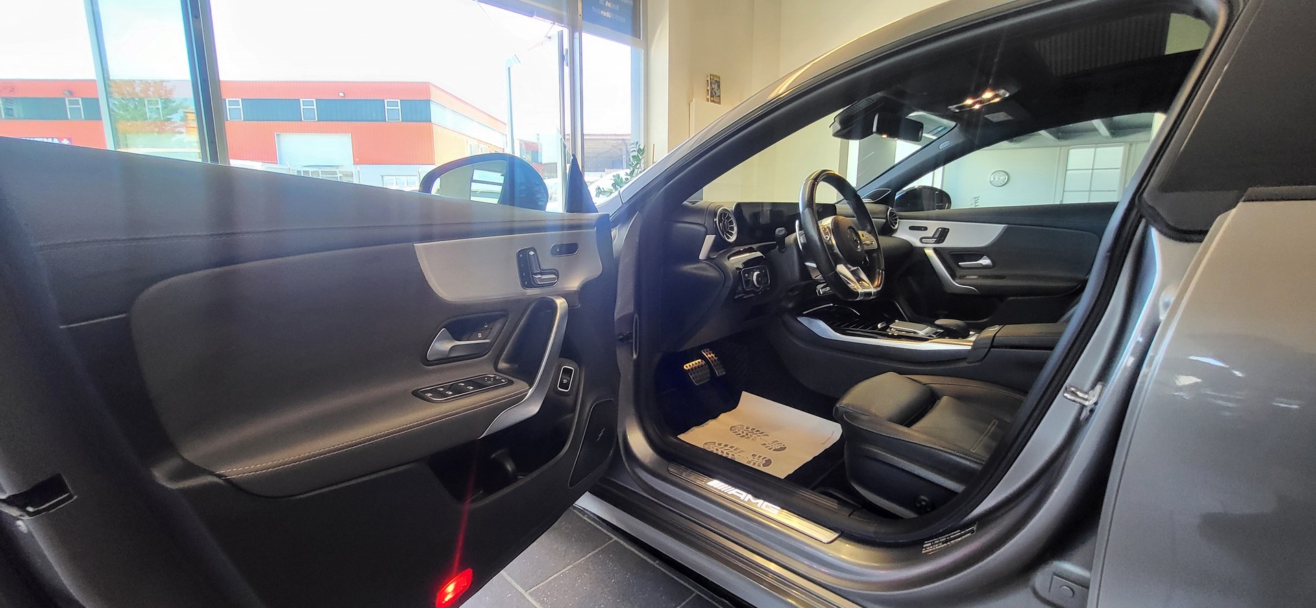 MERCEDES-BENZ CLA Shooting Brake 35 AMG 4Matic 7G-DCT-image-5